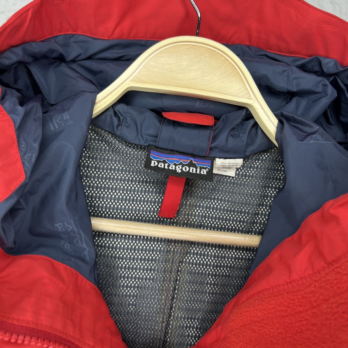 Patagonia Vintage Patagonia Jacket Red Logo Goretex Winter Ski Size US M / EU 48-50 / 2 - 5 Thumbnail