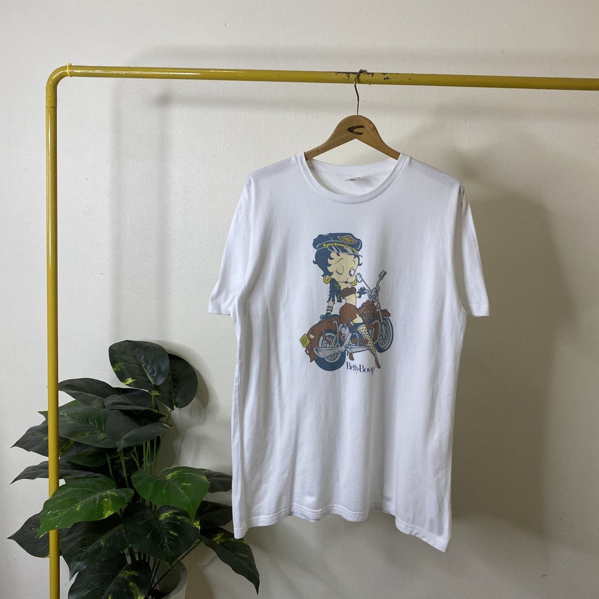 Vintage Y2K Betty Boop Sassy Cartoon Biker T Shirt Size US XL / EU 56 / 4 - 1 Thumbnail
