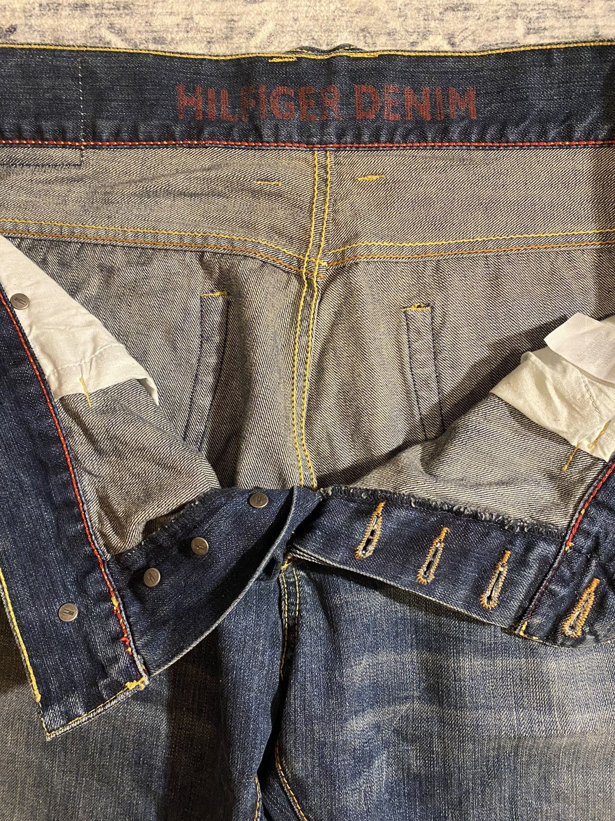 Tommy Hilfiger × Vintage Vintage Distressed Hilfiger Denim - Rogar (Men’s W38 L32) Size US 38 / EU 54 - 5 Thumbnail
