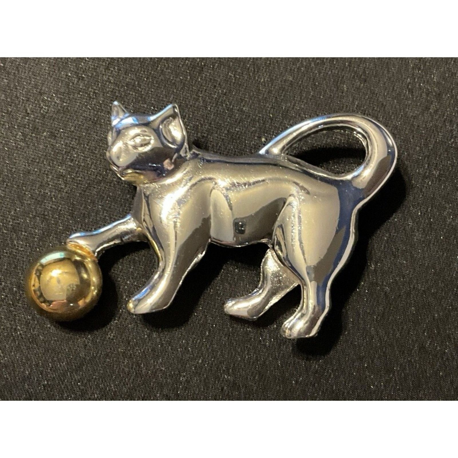 Other Vintage Gold & Silver Tone Cat Brooch W/ Gold Tone Ball Size ONE SIZE - 2 Thumbnail