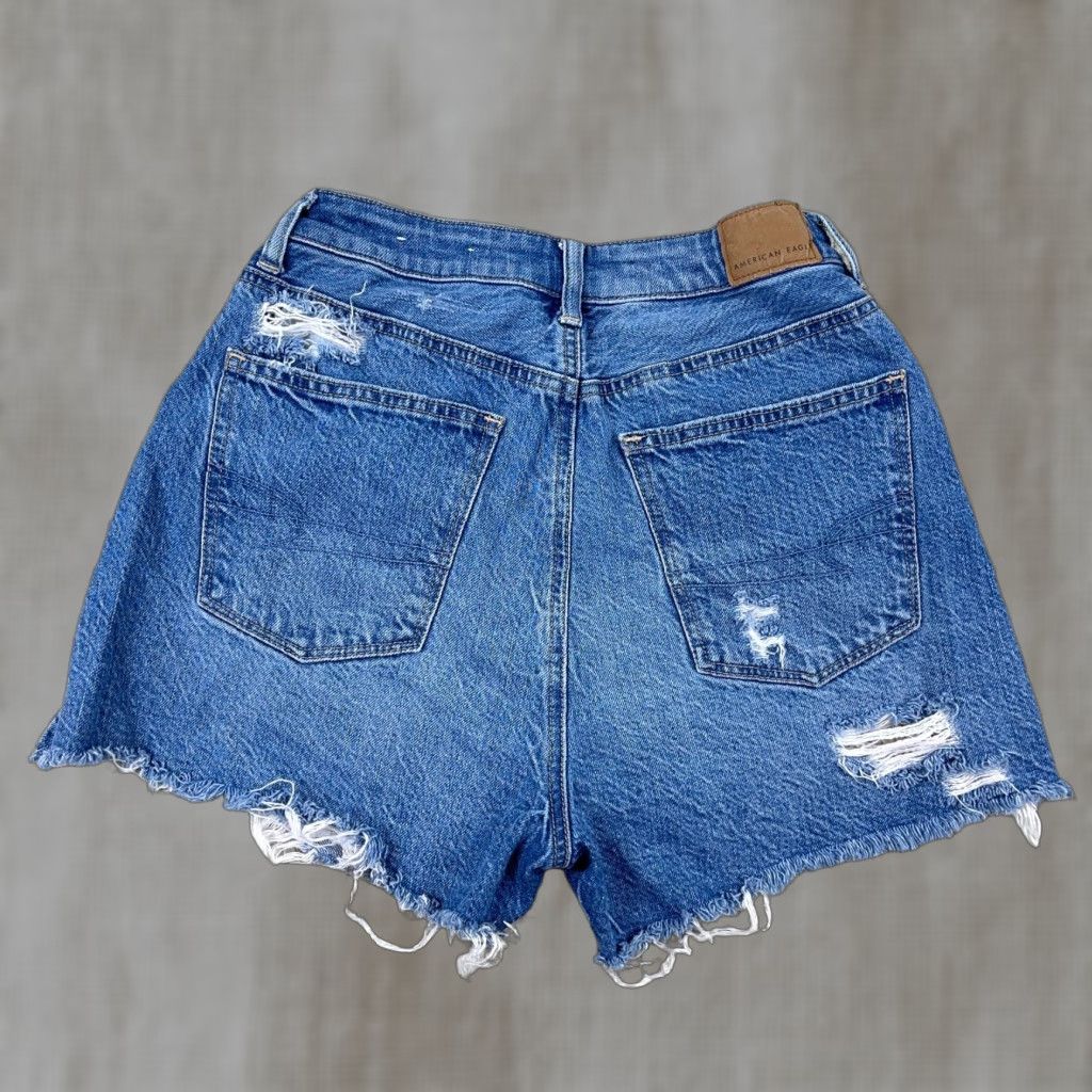 American Eagle Outfitters American Eagle Outfitters Mom Shorts Women 2 High Rise Distressed Faded Denim Blue 3 Inseam 5-Pocket Stretch Regular Casual Modern Womens Size 26" / US 2 / IT 38 - 1 Thumbnail