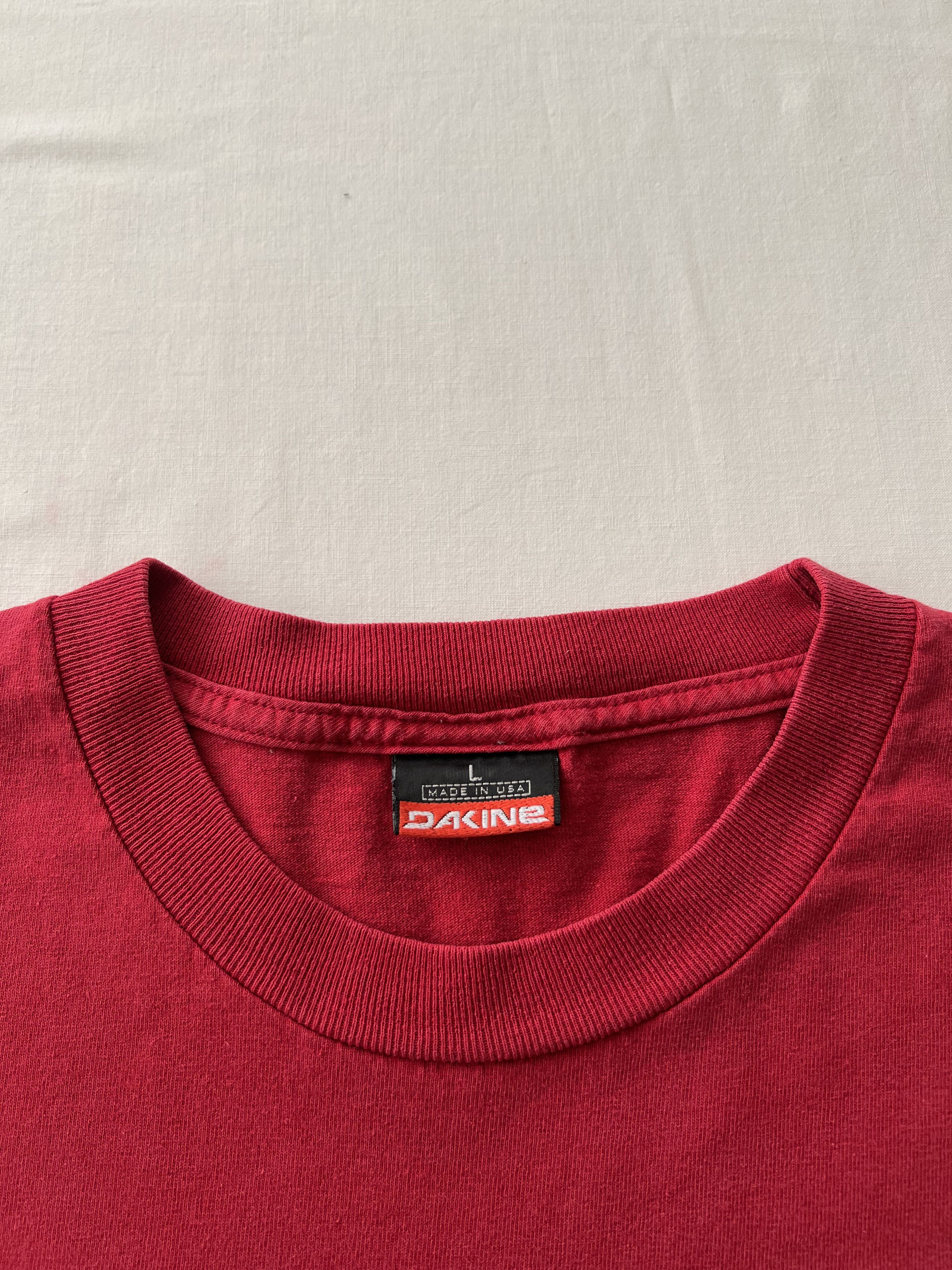 Dakine Vintage 2000s Dakine Red Graphic T-shirt Size US L / EU 52-54 / 3 - 9 Thumbnail