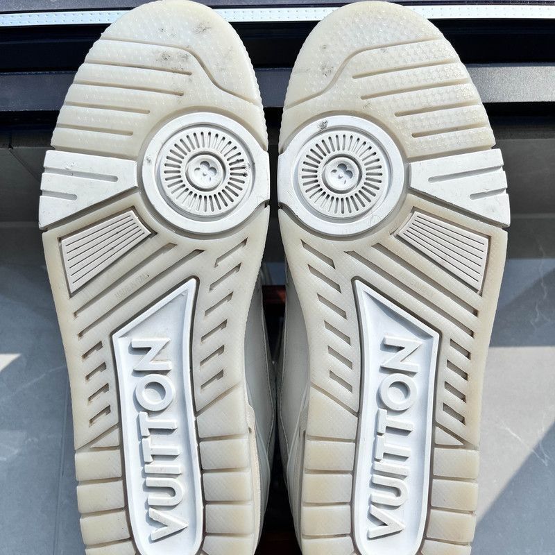 Louis Vuitton Louis Vuitton Trainer White Low-Top Fashion Sneakers -2508 Size US 9 / EU 42 - 1 Thumbnail