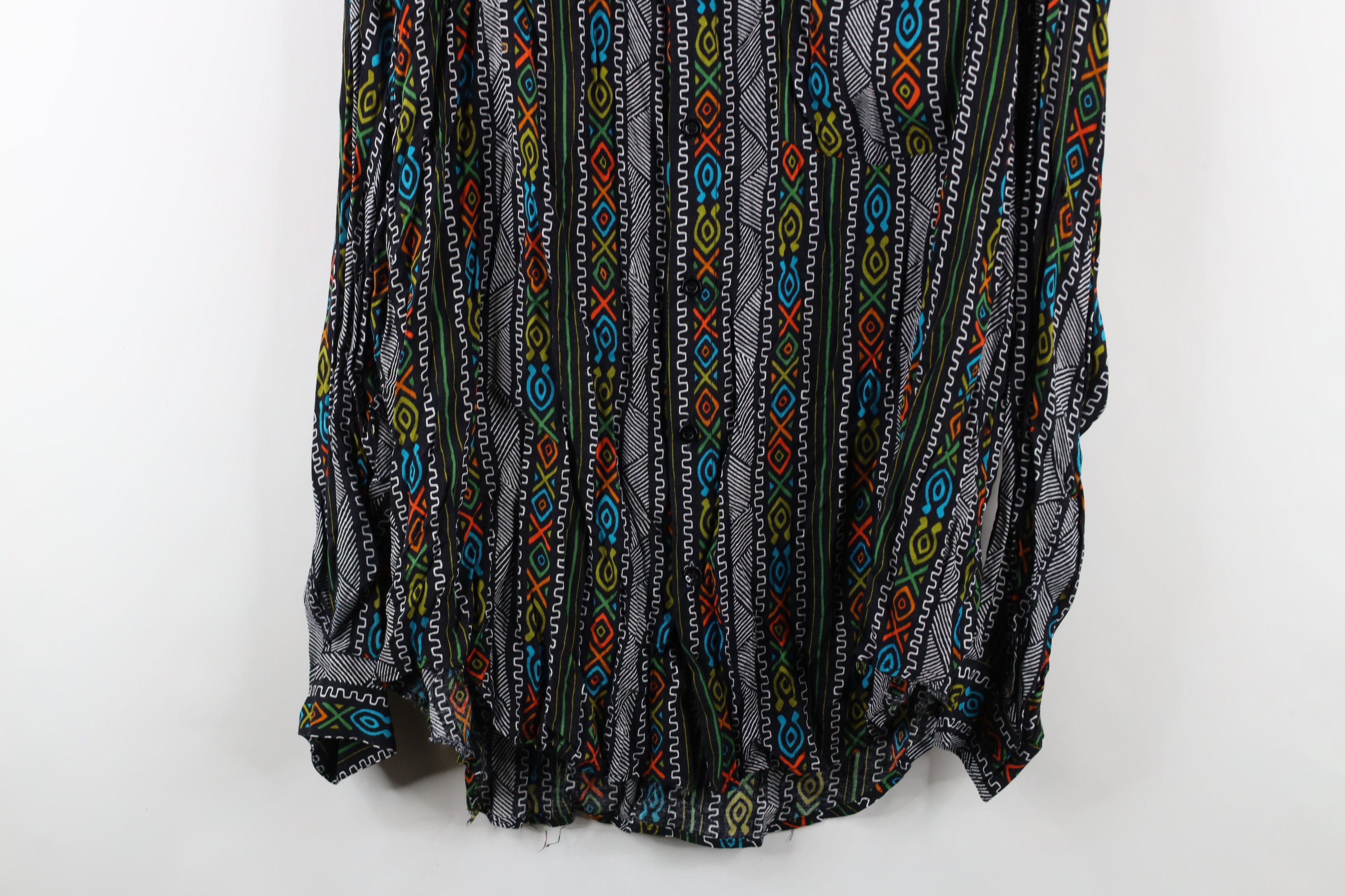 Vintage Vintage 90s Streetwear Geometric Knit Collared Button Shirt Size US S / EU 44-46 / 1 - 3 Thumbnail