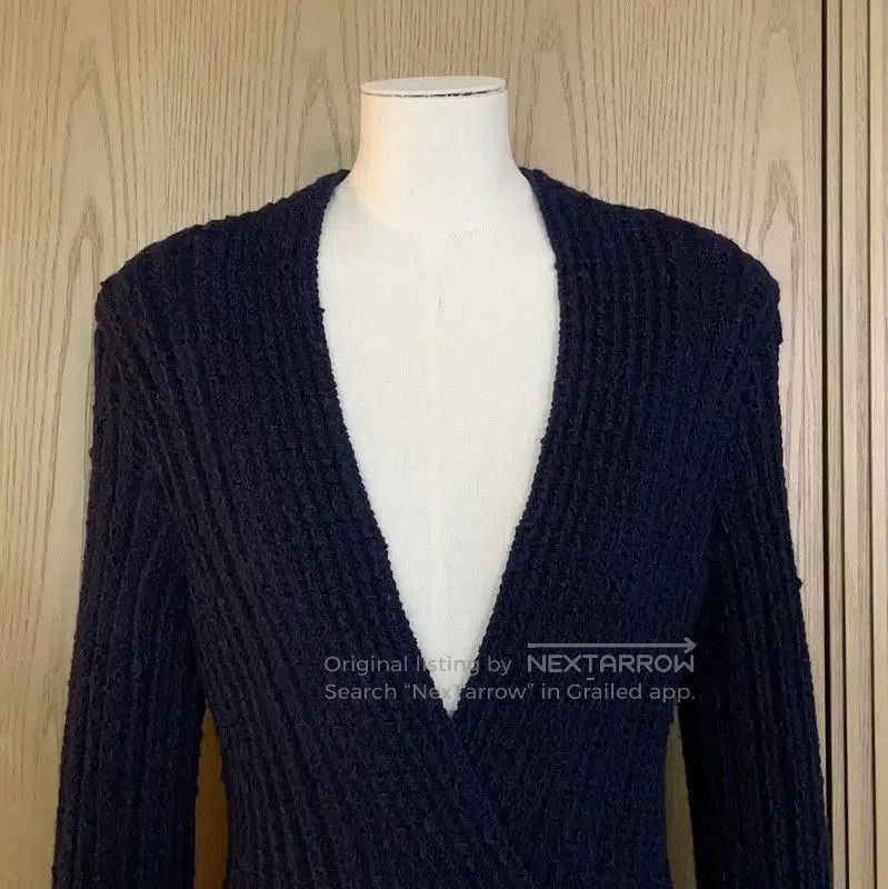 Chanel Chanel Women's Navy Wool Long Sleeve Pullover . Size S / US 4 / IT 40 - 3 Thumbnail