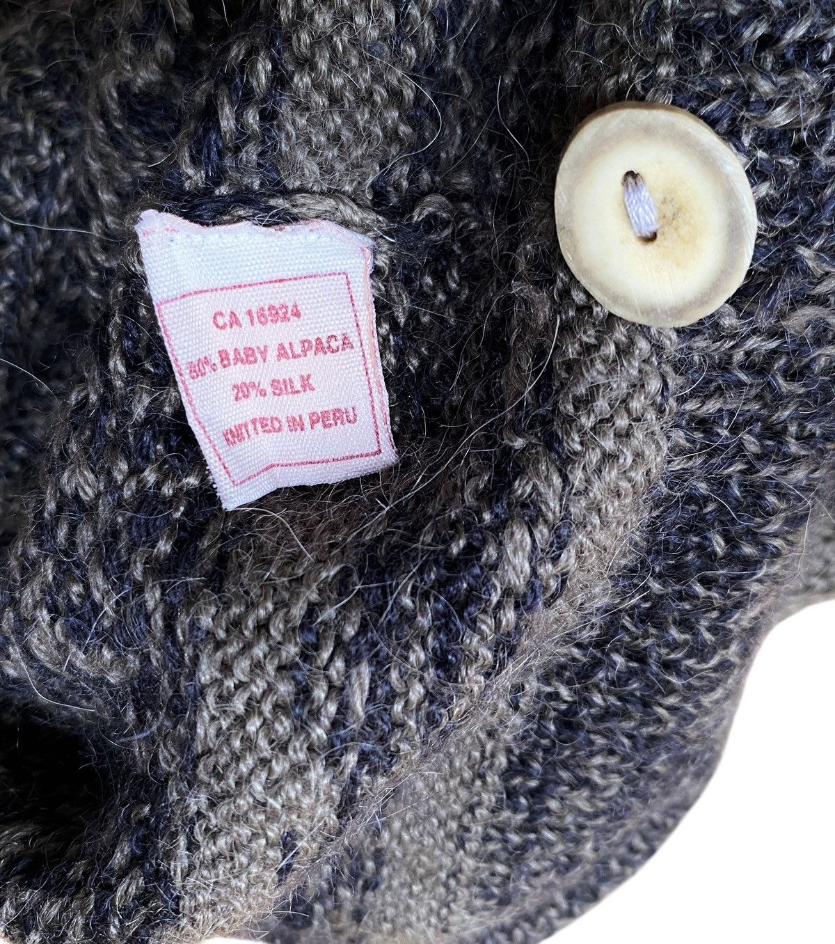 Vintage Vintage Japanese Brand Nando Hand Knitwear Vests 1990s Size US L / EU 52-54 / 3 - 7 Thumbnail
