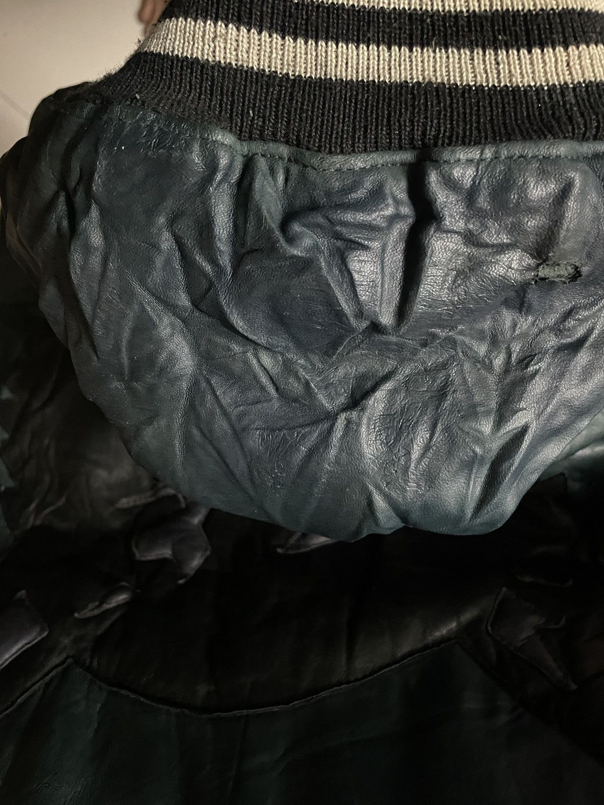 Other Vintage Leather Bomber Jacket Wolf Head Patch Size M Size US M / EU 48-50 / 2 - 13 Thumbnail