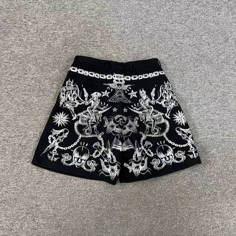 Givenchy Givenchy SizeL Showpiece, Graffiti Short Pants Size US 29 - 2 Thumbnail