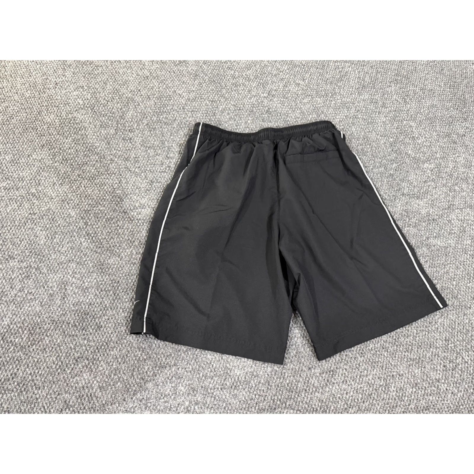Nike Nike athletic shorts Mens Large Black running training lightweight pockets elastic waist 9in inseam Regular Size US 33 - 6 Thumbnail