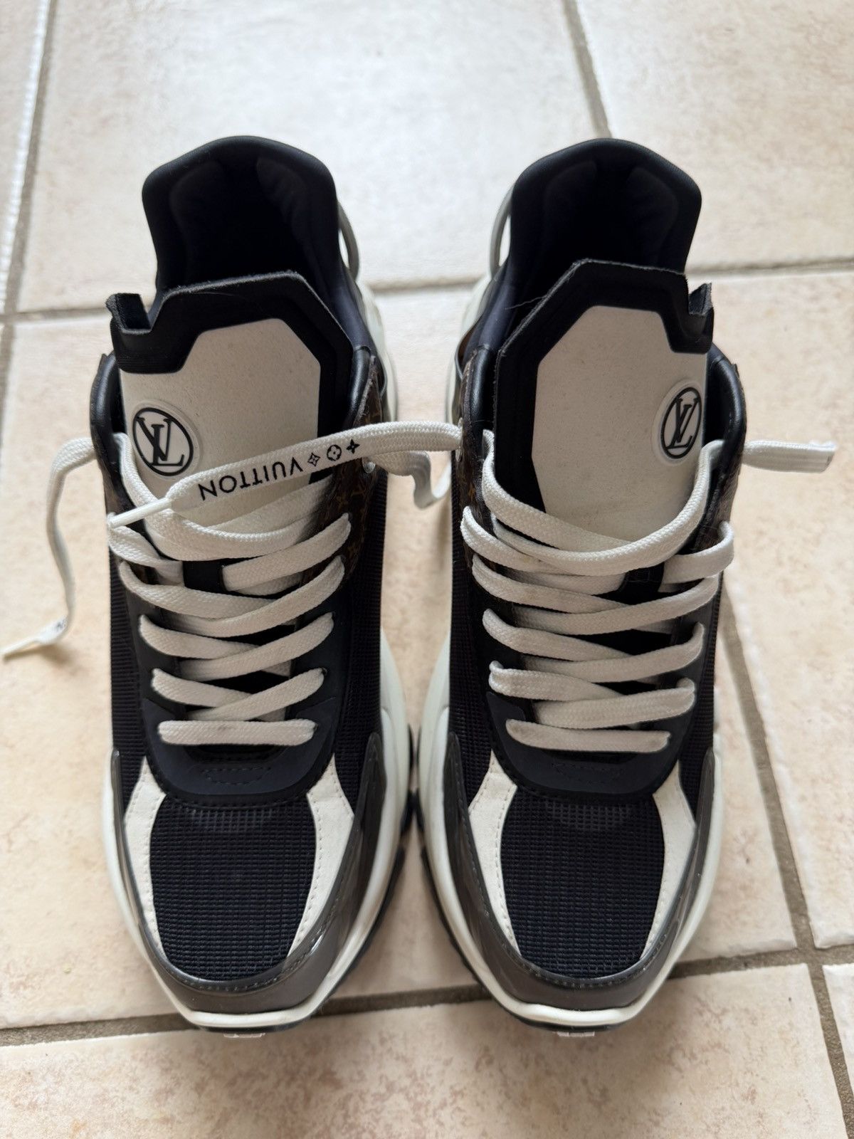 Louis Vuitton Louis Vuitton Run 55 sneakers Size US 8.5 / IT 38.5 - 2 Thumbnail