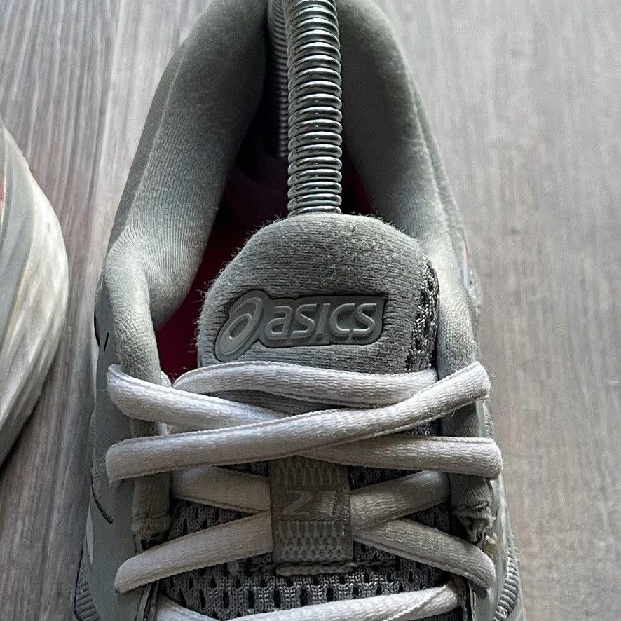 Asics ASICS • WMNS Gel-Cumulus 21 (6M) Size US 6 / EU 39 - 8 Thumbnail