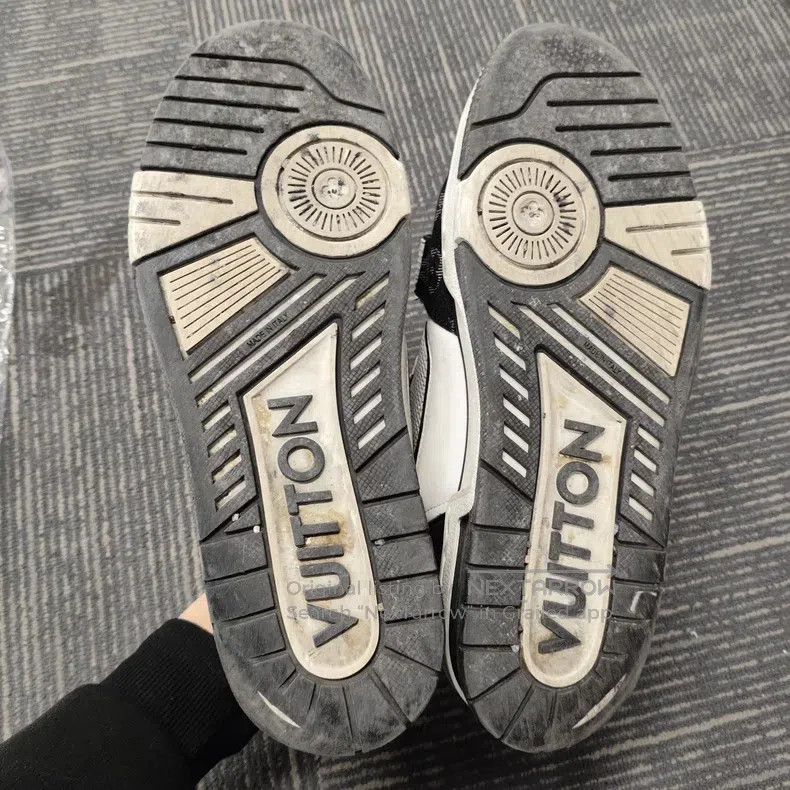 Louis Vuitton Louis Vuitton Black and white color matching shoes Size US 7.5 / IT 37.5 - 3 Thumbnail