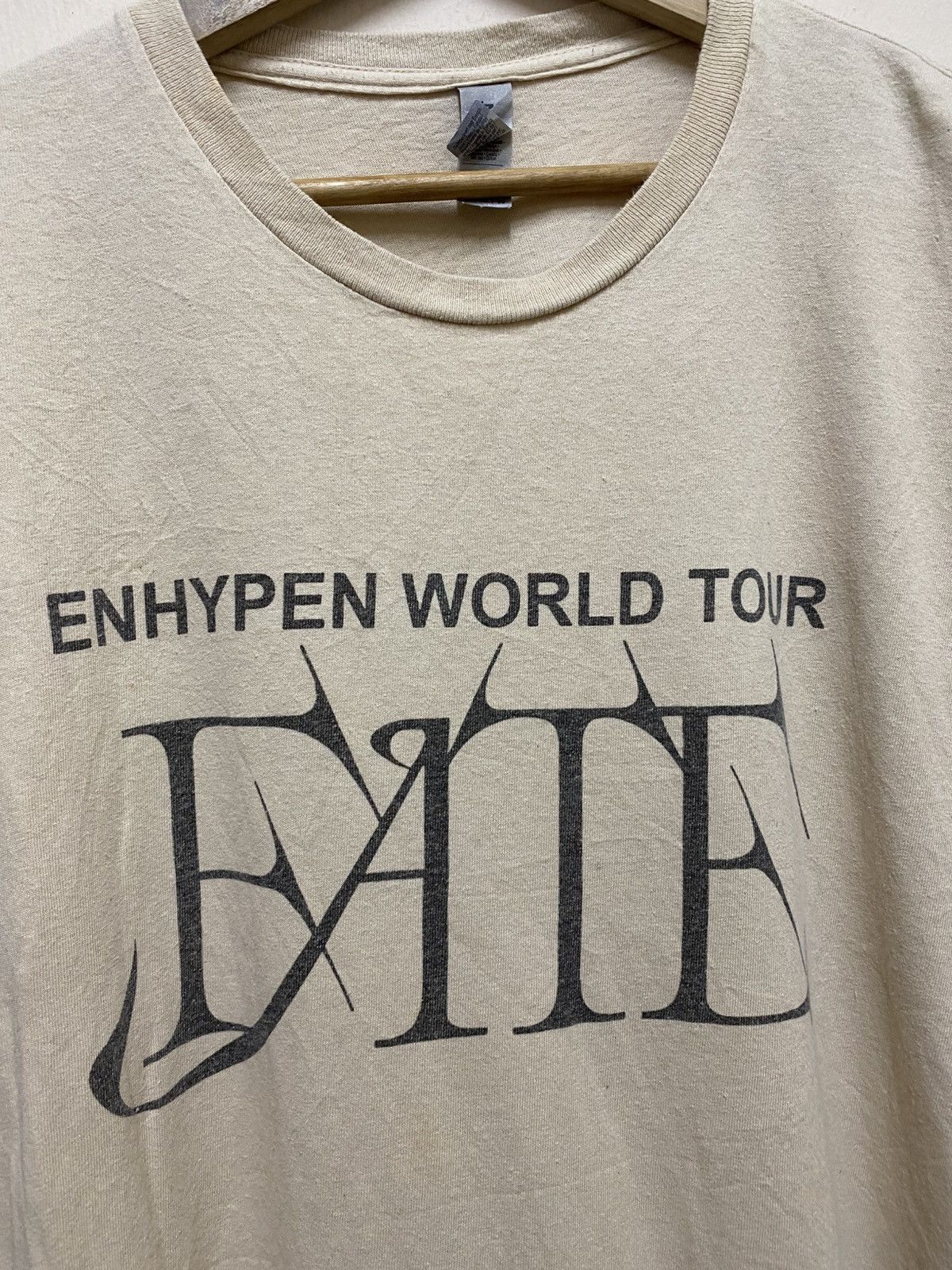 Band Tees Enhypen World Tour Crewneck Tee Size US XL / EU 56 / 4 - 3 Thumbnail