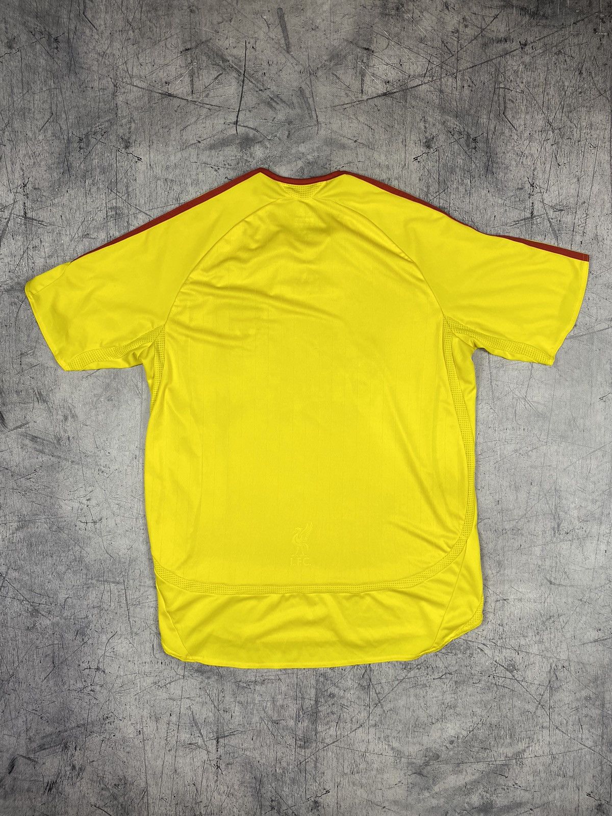 Adidas × Vintage Vintage Adidas Liverpool 2010 Soccer Jersey Size US M / EU 48-50 / 2 - 12 Thumbnail