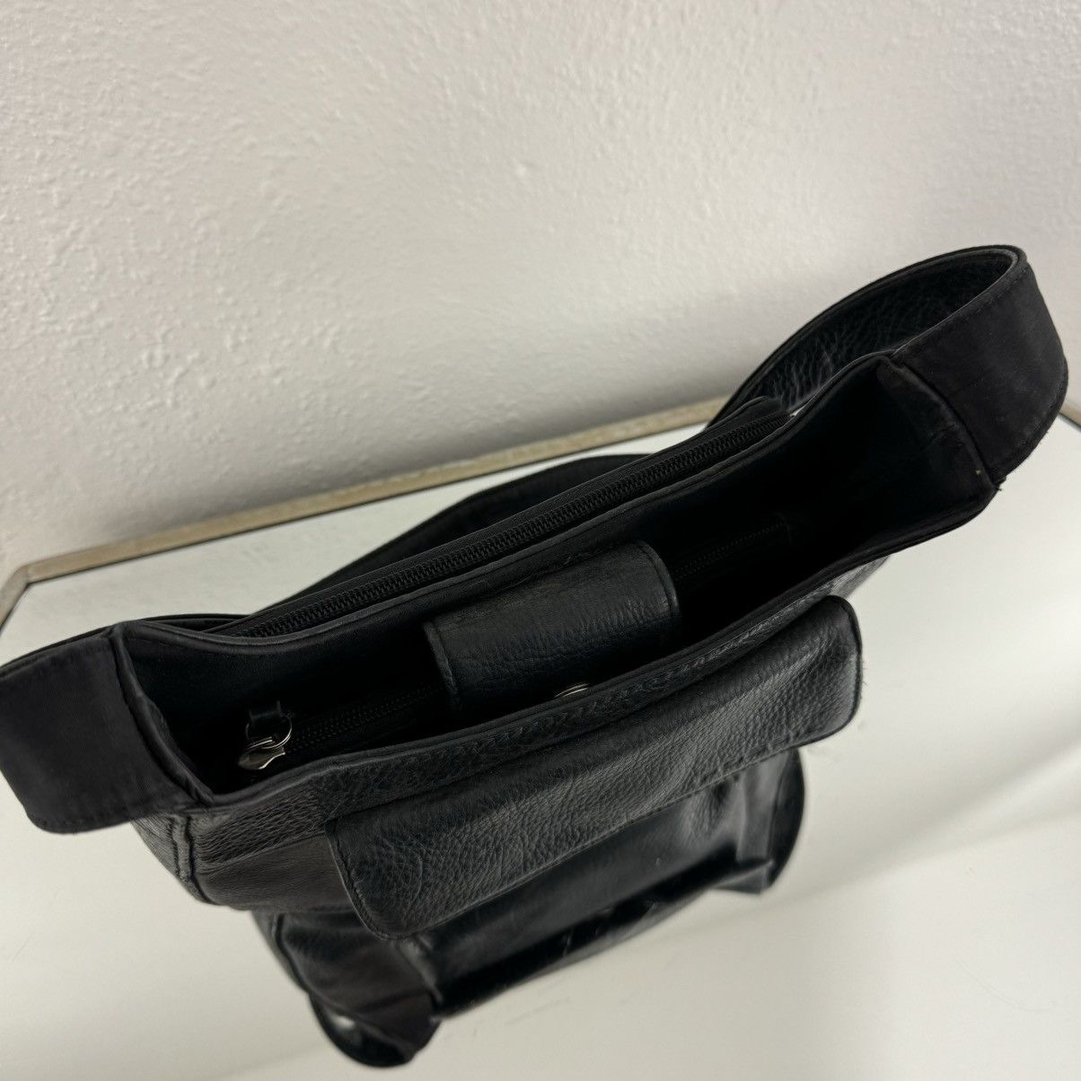 Fossil FOSSIL Vintage 90s Y2K Black Leather Edgy Shoulder Bag Purse Size ONE SIZE - 10 Thumbnail