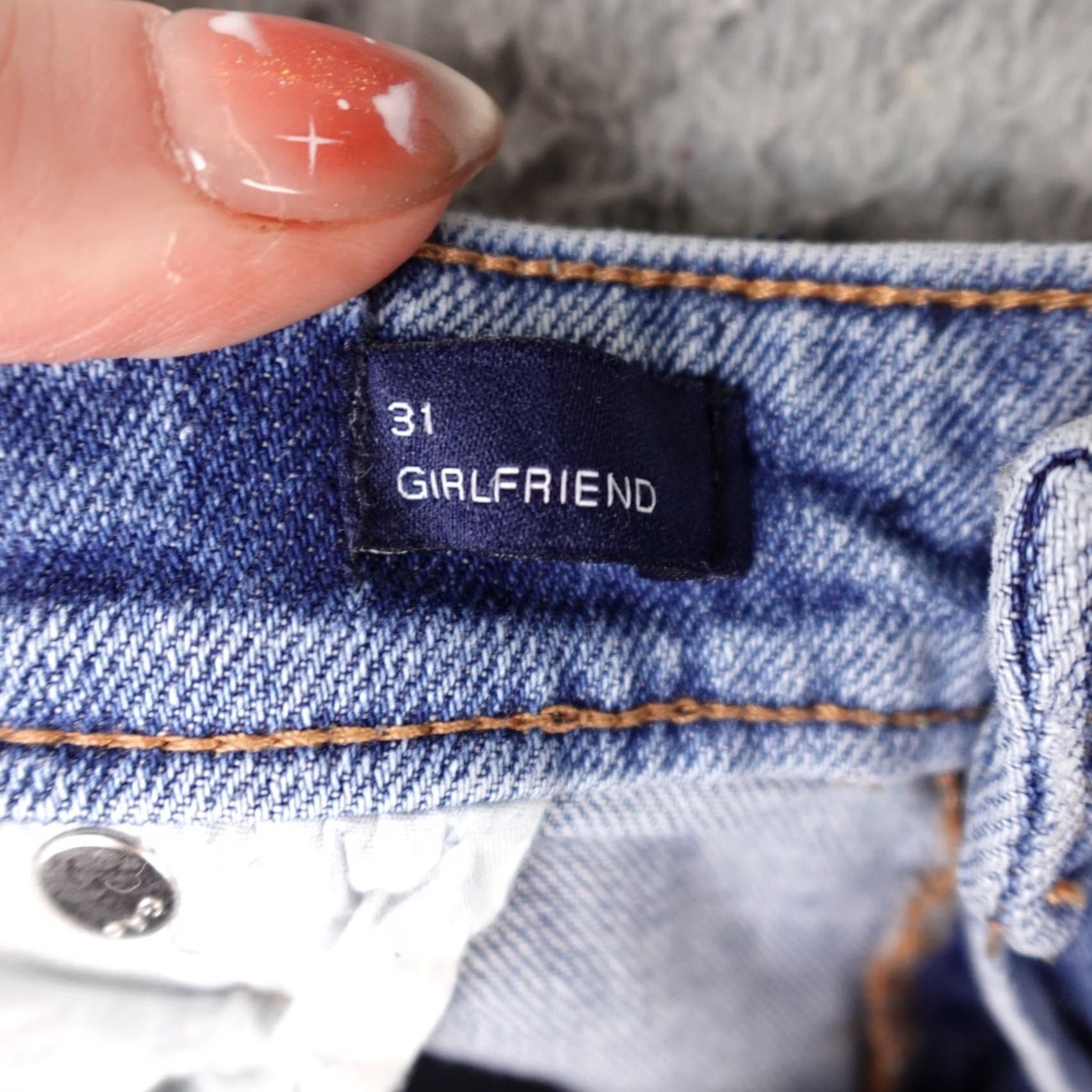 Gap Gap Jeans Womens Size 31 Blue Denim Girlfriend Light Wash Distressed Mom 90s Jeans Womens Regular 31 Blue Distressed 90s Gap Mom Denim Jeans Size 24" / US 00 / IT 34 - 3 Thumbnail