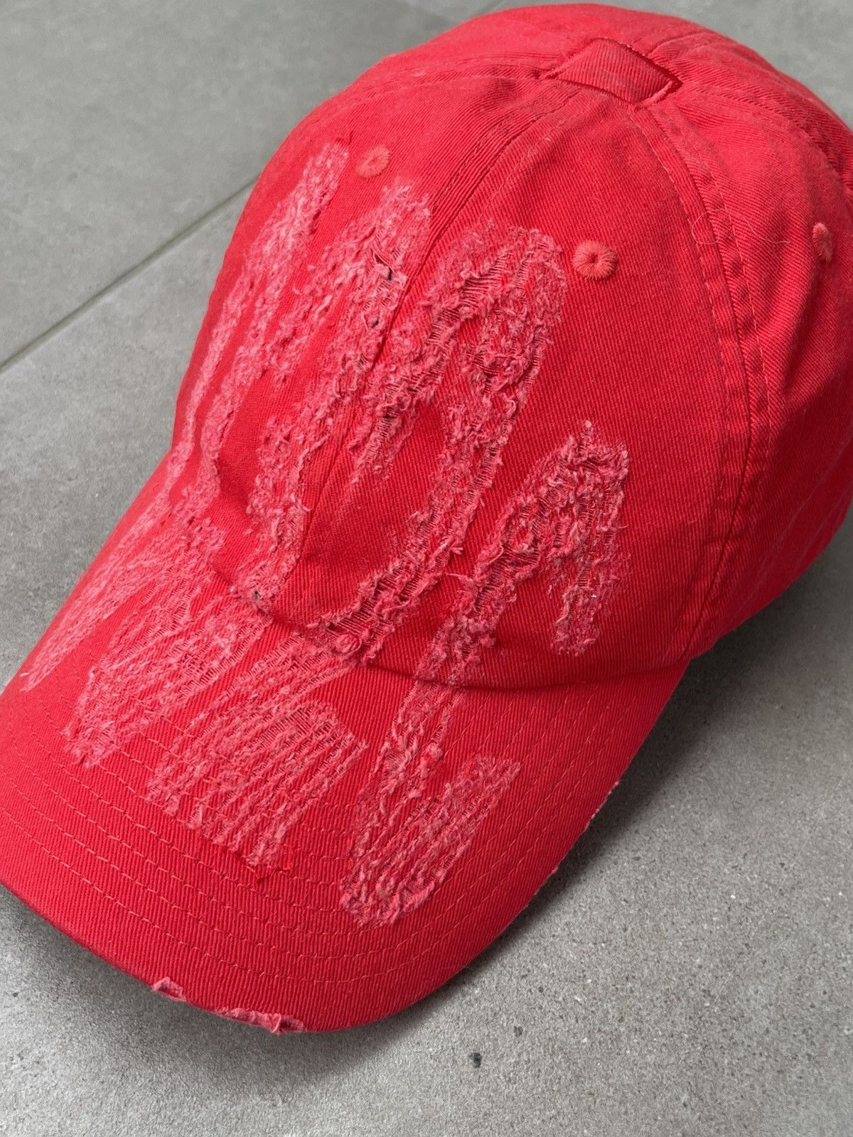 032c !DS! SS24 032c Logo Distressed Red Cap Size ONE SIZE - 2 Thumbnail