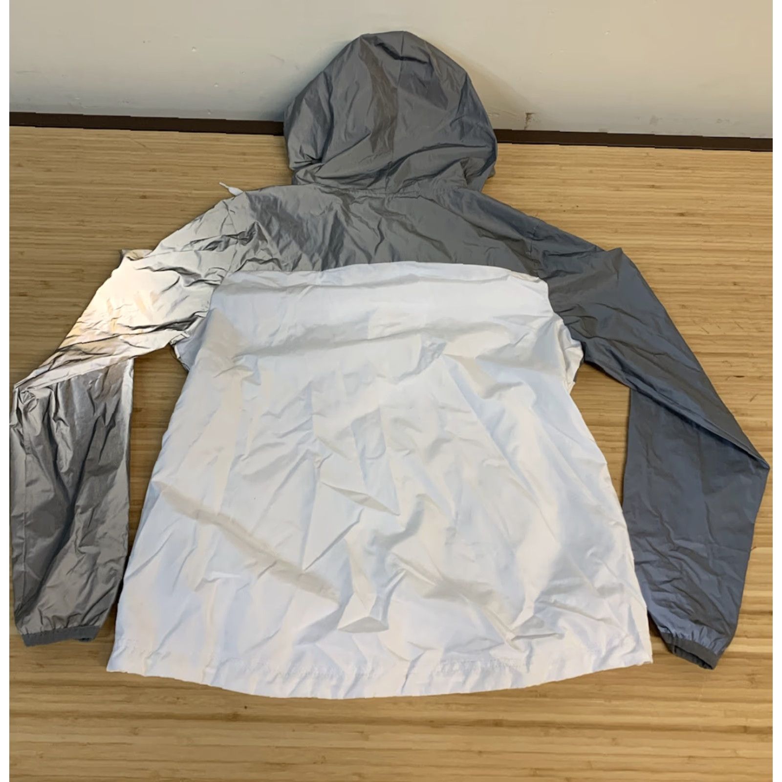 Fila **FILA PREOWNED SIZE XS BLACK HOODED TRACK JACKET** User: FILA PREOWNED SIZE XS BLACK HOODED TRACK JACKET Size XS / US 0-2 / IT 36-38 - 4 Thumbnail