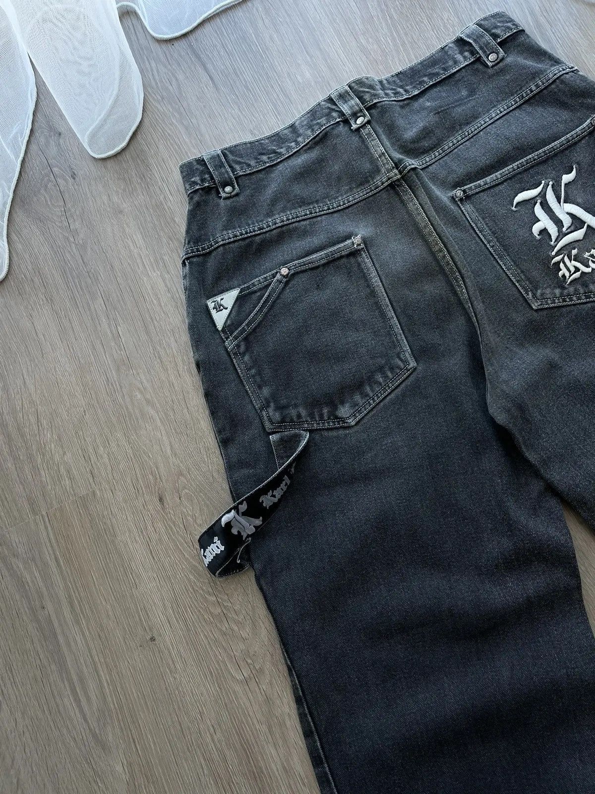 Karl Kani × Vintage Vintage Karl Kani Grey Big Logo Rap Pants Size US 34 / EU 50 - 4 Thumbnail