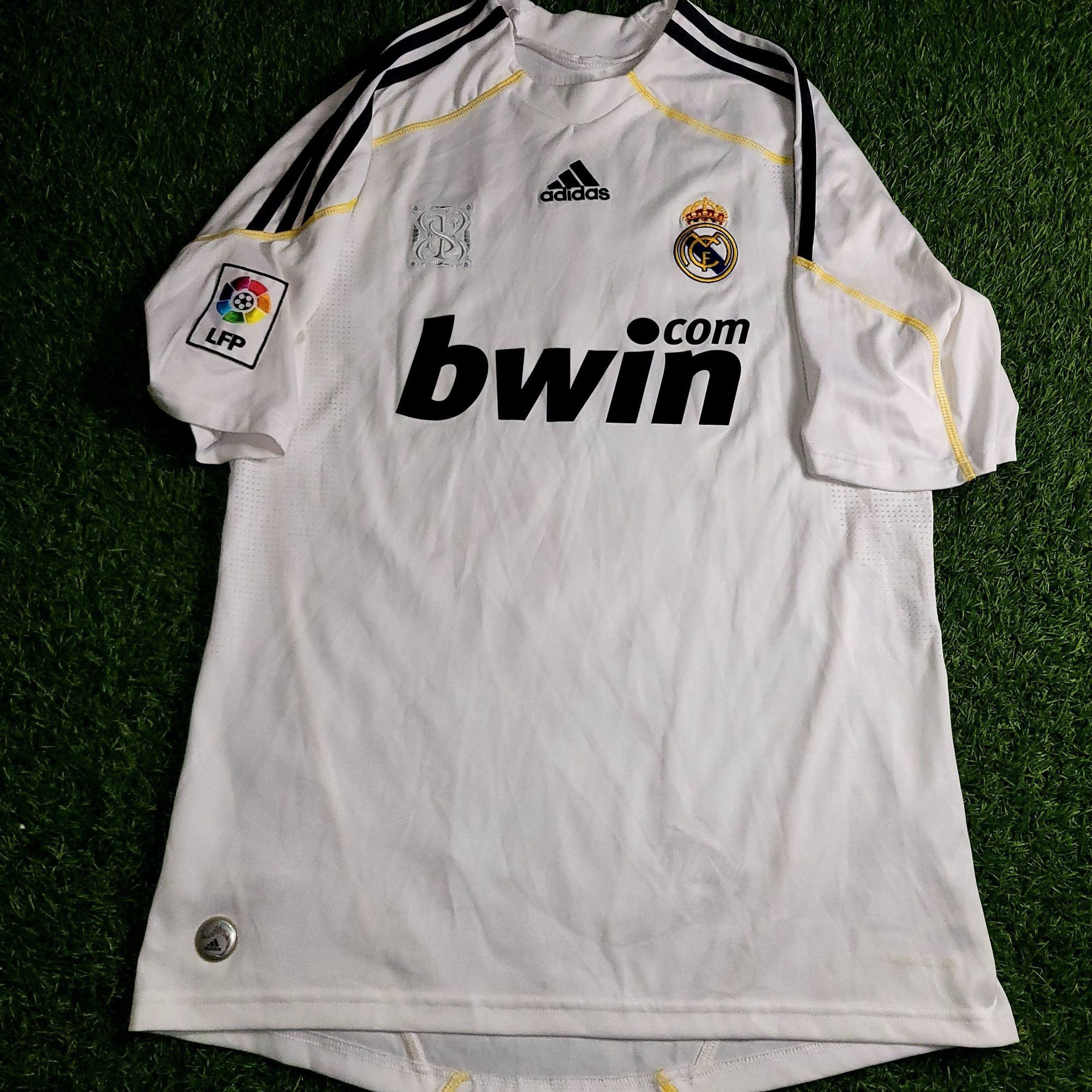 Adidas Ronaldo Real Madrid 2009 2010 DEBUT Soccer Jersey M Size US M / EU 48-50 / 2 - 2 Thumbnail