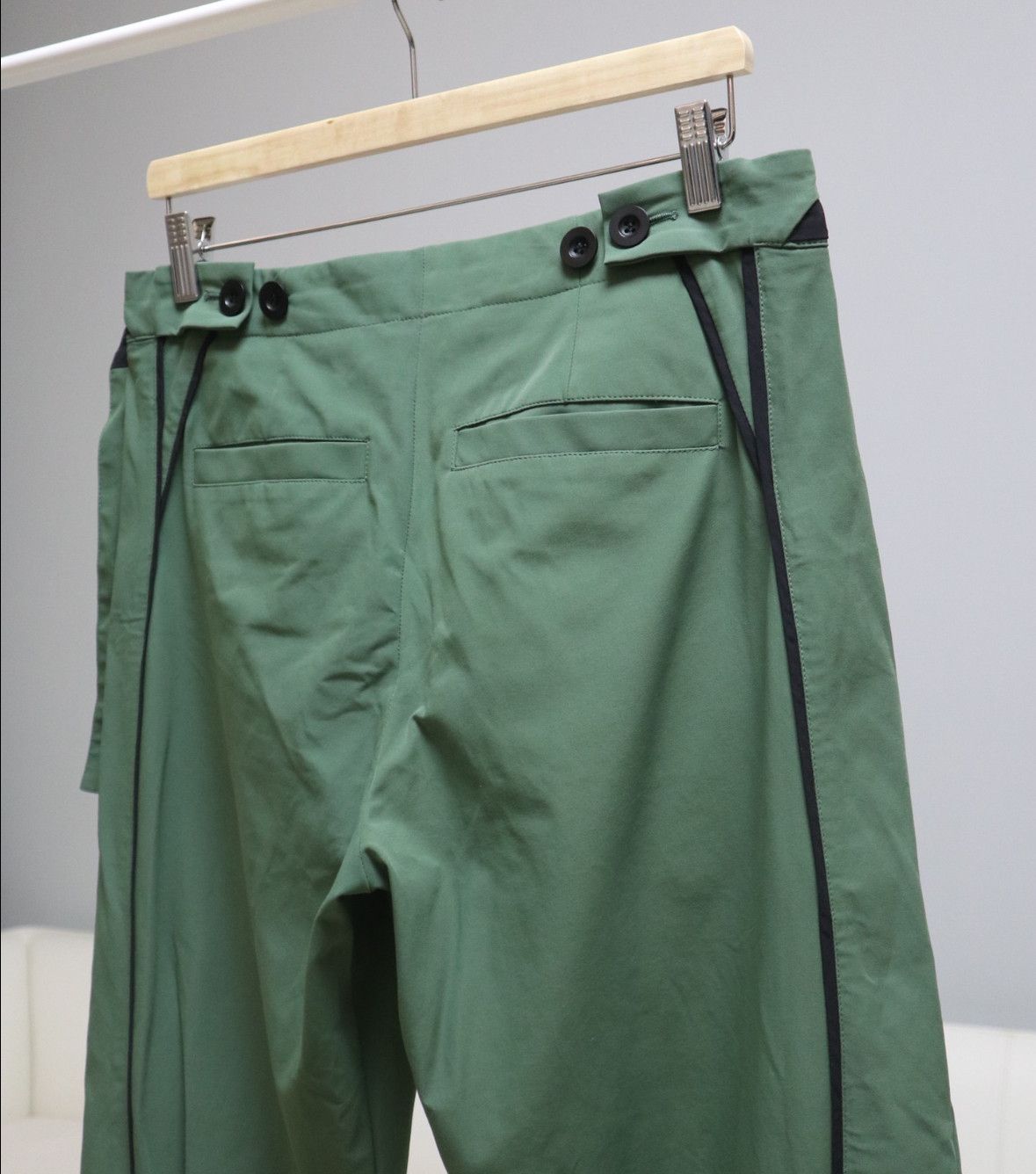 Kiko Kostadinov KIKO KOSTADINOV 21FW show Harkman green pants Size US 30 / EU 46 - 7 Thumbnail