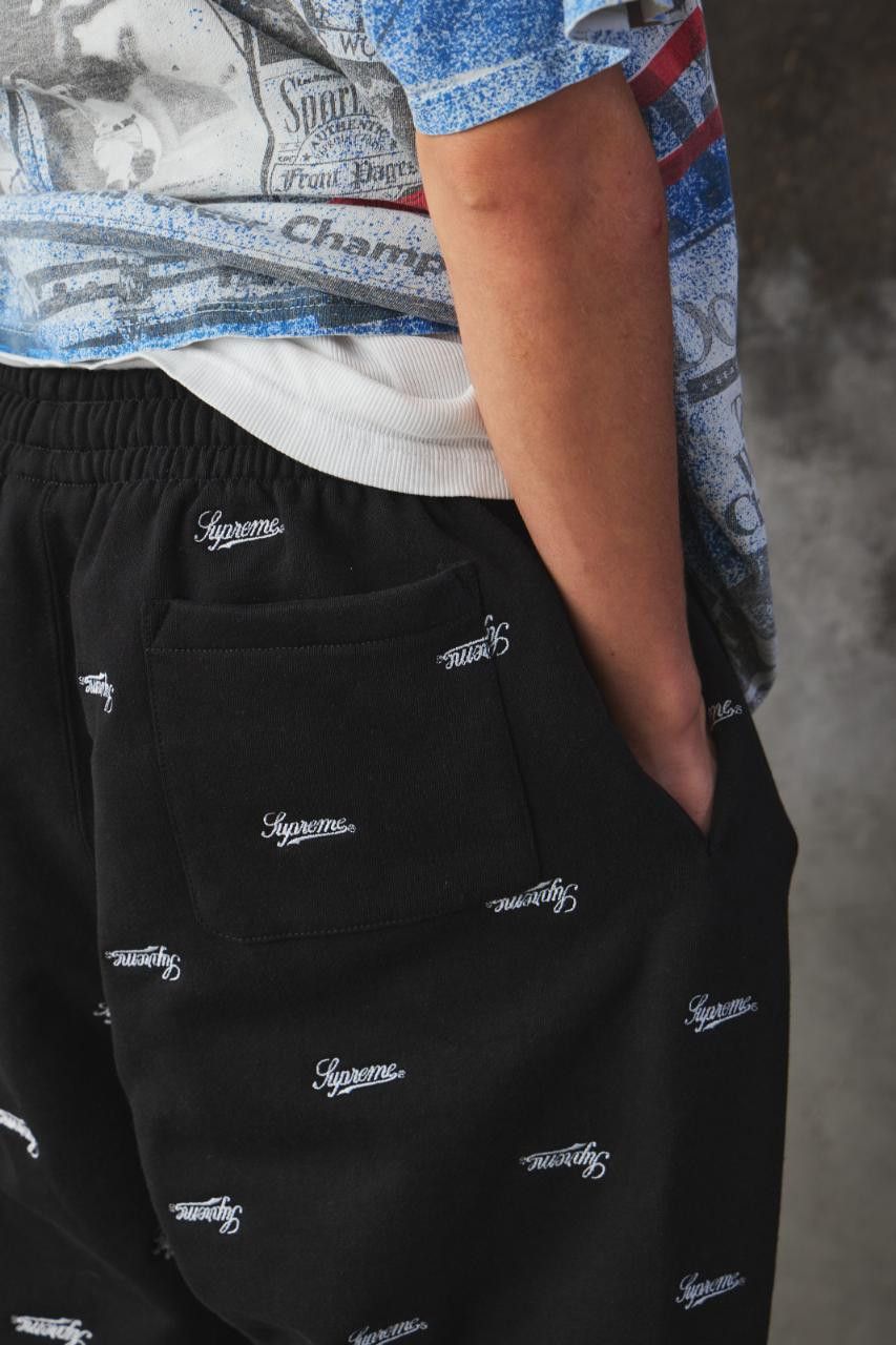 Supreme Supreme Repeat Script Sweatpant FW25 - Black Size US 32 / EU 48 - 5 Thumbnail
