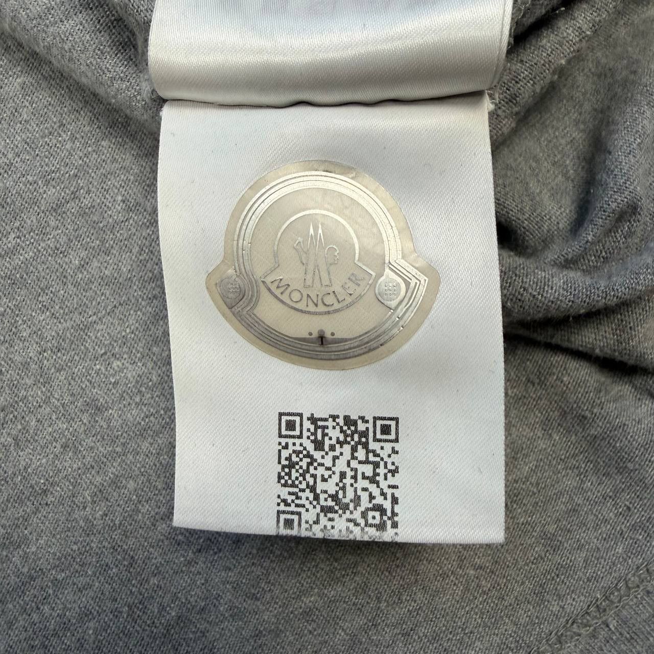 Moncler Moncler Big Logo T-Shirt Size US L / EU 52-54 / 3 - 7 Thumbnail