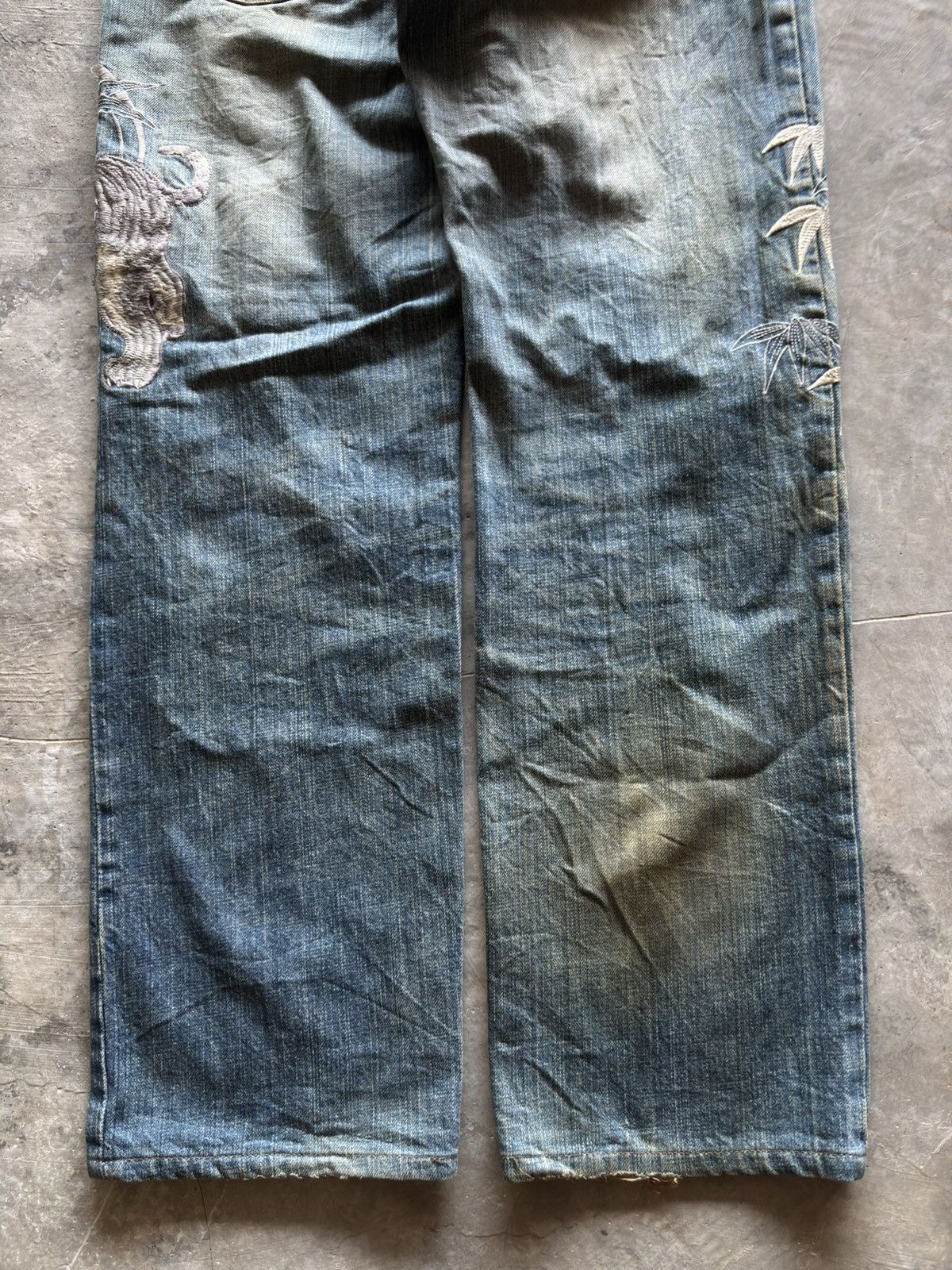 Karakuri Tamashii KARAKURI TAMASHII rusty distressed japanese sukajan tiger Size US 30 / EU 46 - 18 Thumbnail