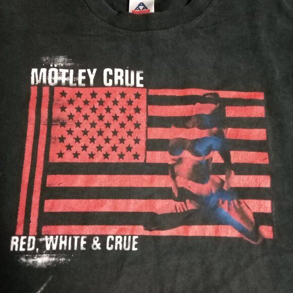 AAA Vintage Motley Crue Red White And Crew T-Shirt Size US XL / EU 56 / 4 - 1 Thumbnail