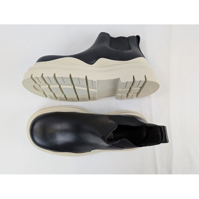 Bottega Veneta o1rshd1 Tire Chelsea Boots in Black / Sea Salt Size US 10 / EU 43 - 1 Thumbnail