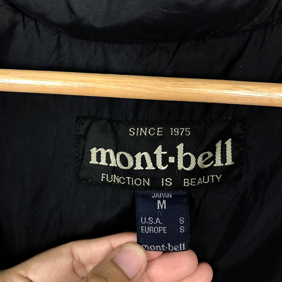 Japanese Brand VINTAGE LIGHT DOWN PUFFER JACKET MONT-BELL USA Size US M / EU 48-50 / 2 - 12 Thumbnail