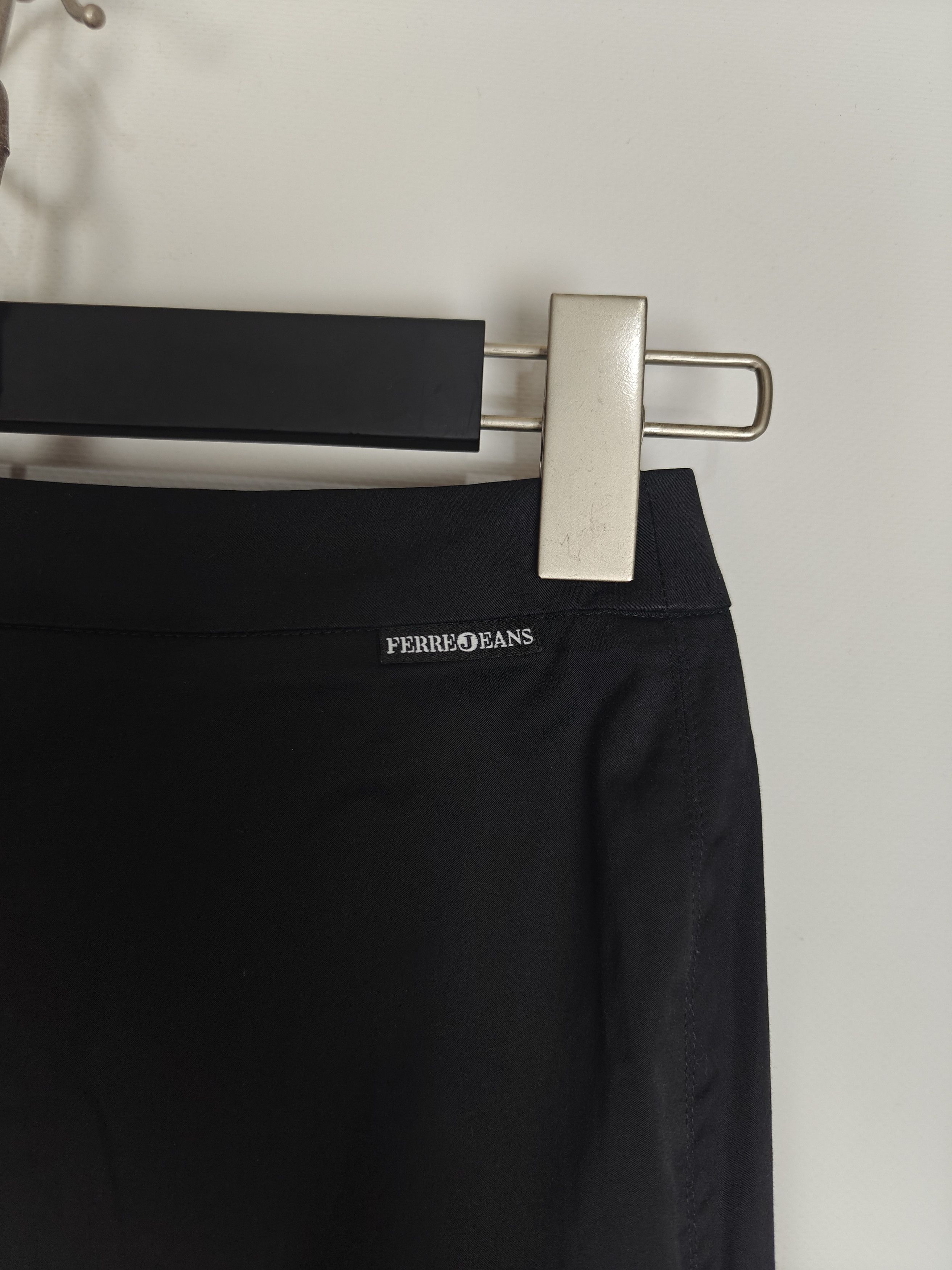 Gianfranco Ferre Gianfranco Ferre Jeans Pants Black size 26x32 Size 26" / US 2 / IT 38 - 9 Thumbnail