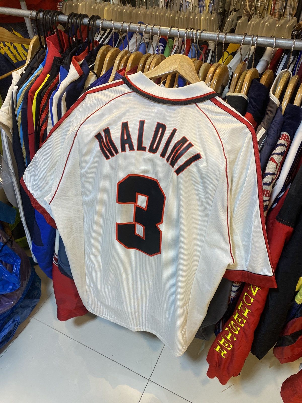 Adidas Vintage 1999-2000 AC Milan Away Kit MALDINI 3 Size US L / EU 52-54 / 3 - 1 Thumbnail