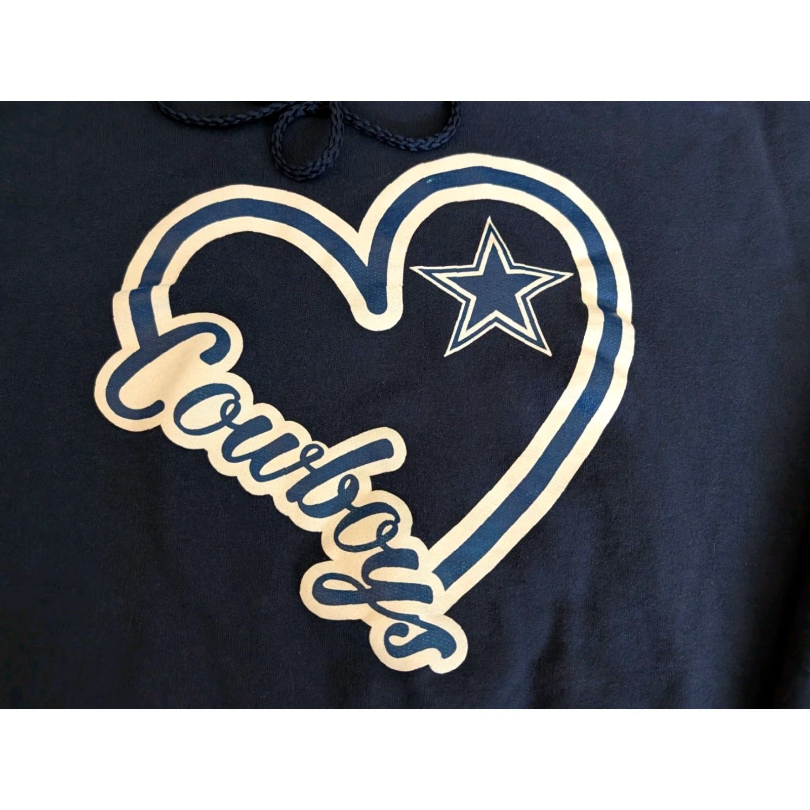 Hanes VINTAGE Hanes Dallas Cowboys Hoodie Navy Blue XL Men Pullover Hooded Graphic Logo Heart Print Crewneck Cotton Fleece Pockets.Mens Size US XL / EU 56 / 4 - 2 Thumbnail