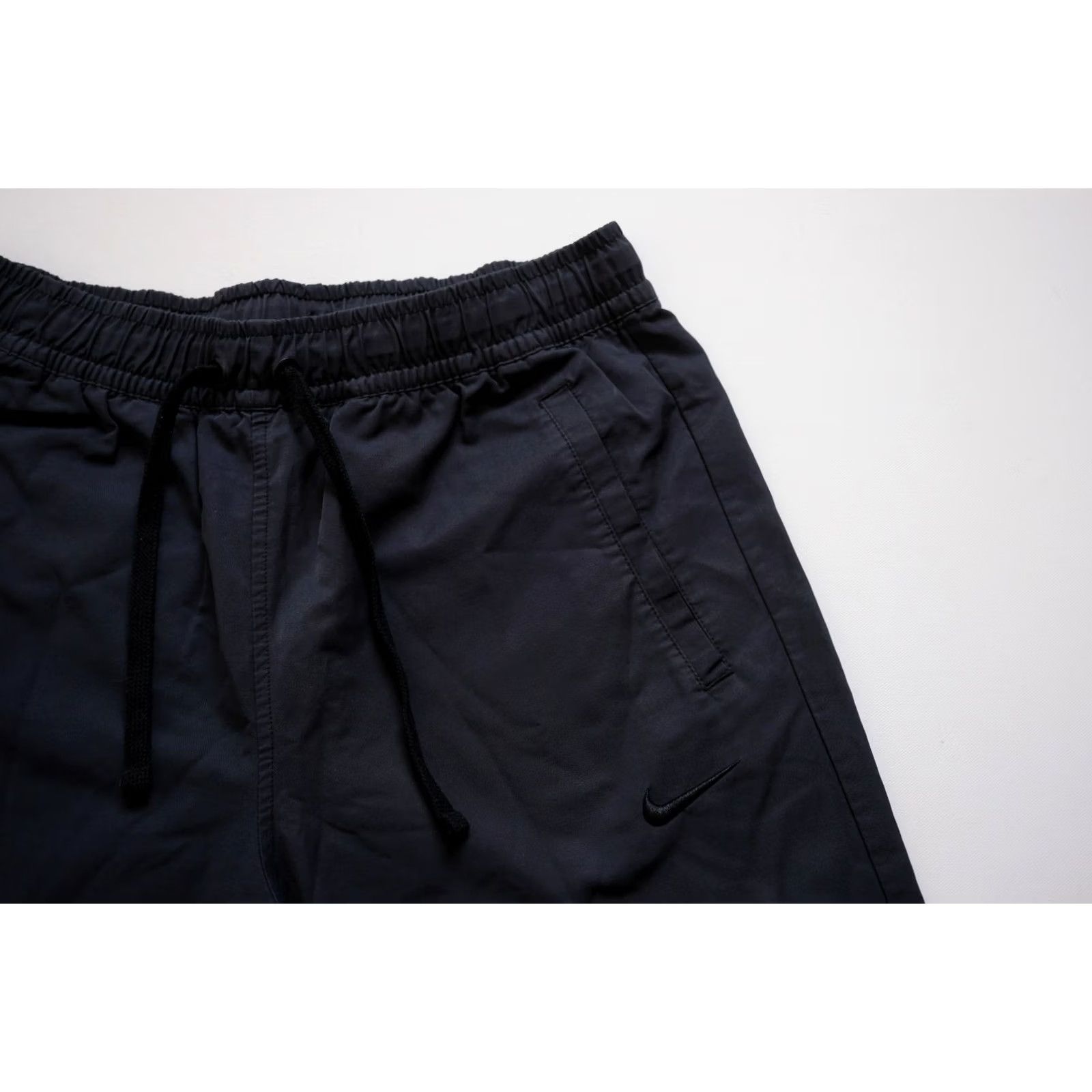 Nike VINTAGE Nike Shorts Active 9" Embroidered Mini Swoosh Black M 28" Waist 2018 90s Y2K Retro Sports Mens Size US 31 - 4 Thumbnail
