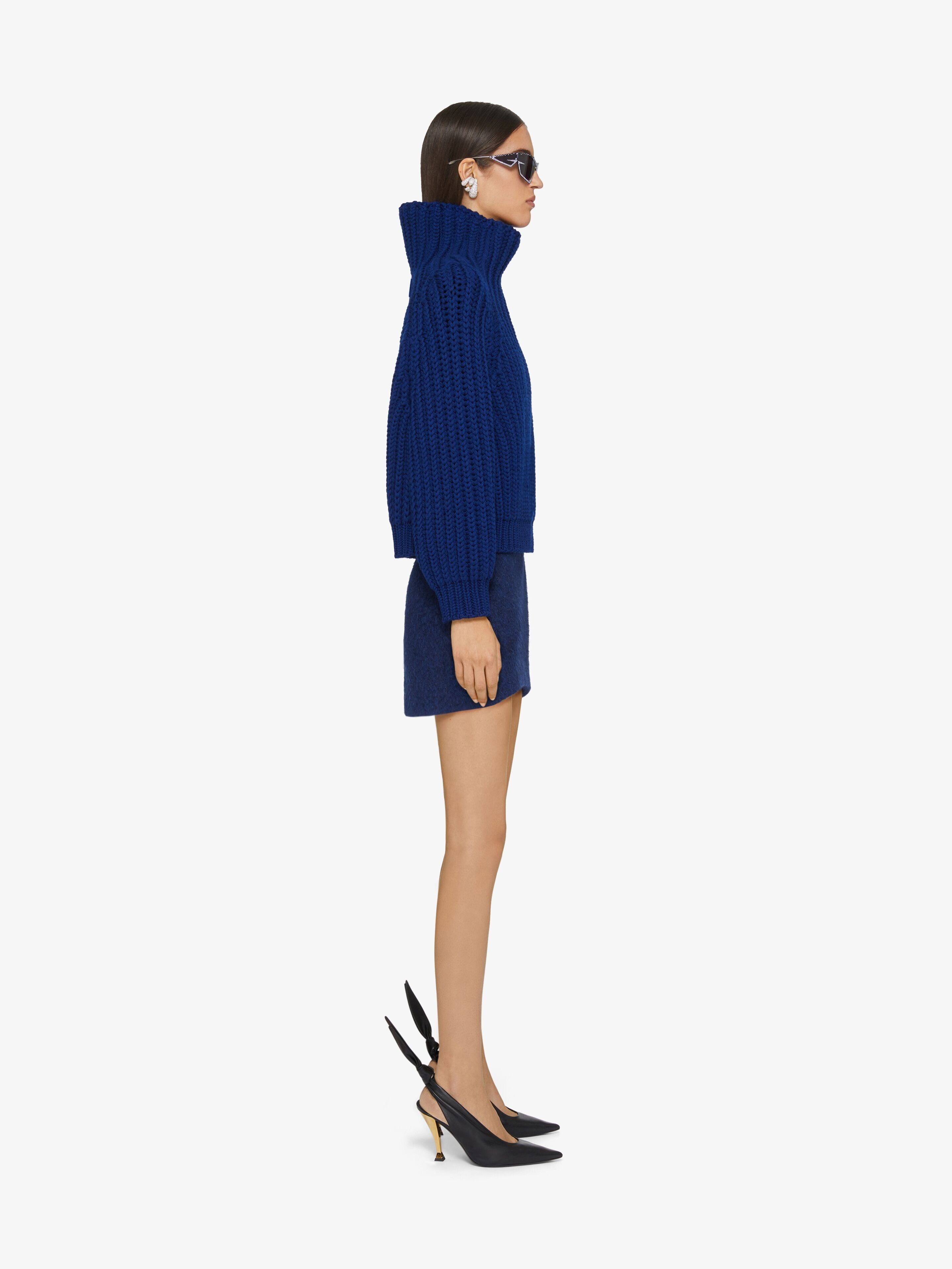 Givenchy o1srvl11e0725 Funnel Neck Wide Short Sweater in Blue Size M / US 6-8 / IT 42-44 - 3 Thumbnail