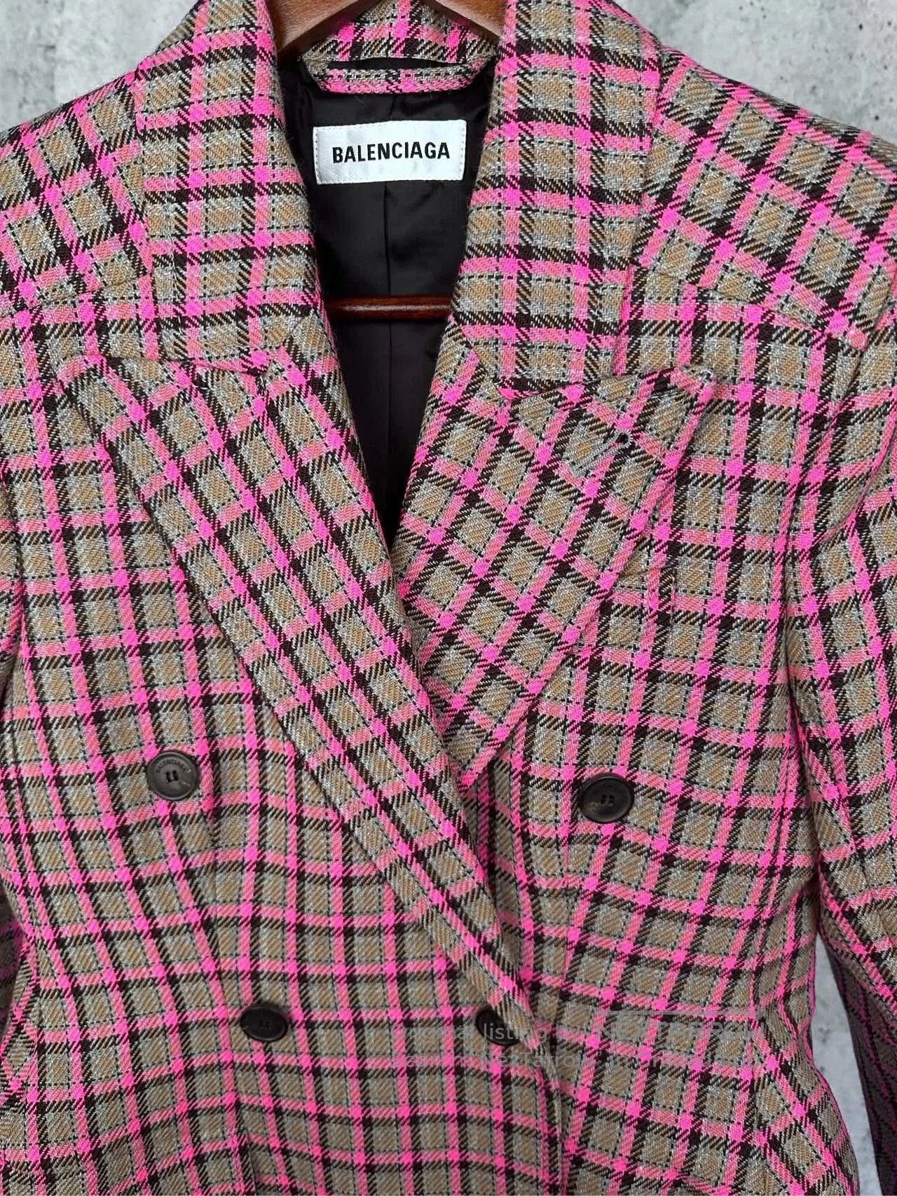 Balenciaga balenciaga pink checkered oversized coat. Size S / US 4 / IT 40 - 3 Thumbnail