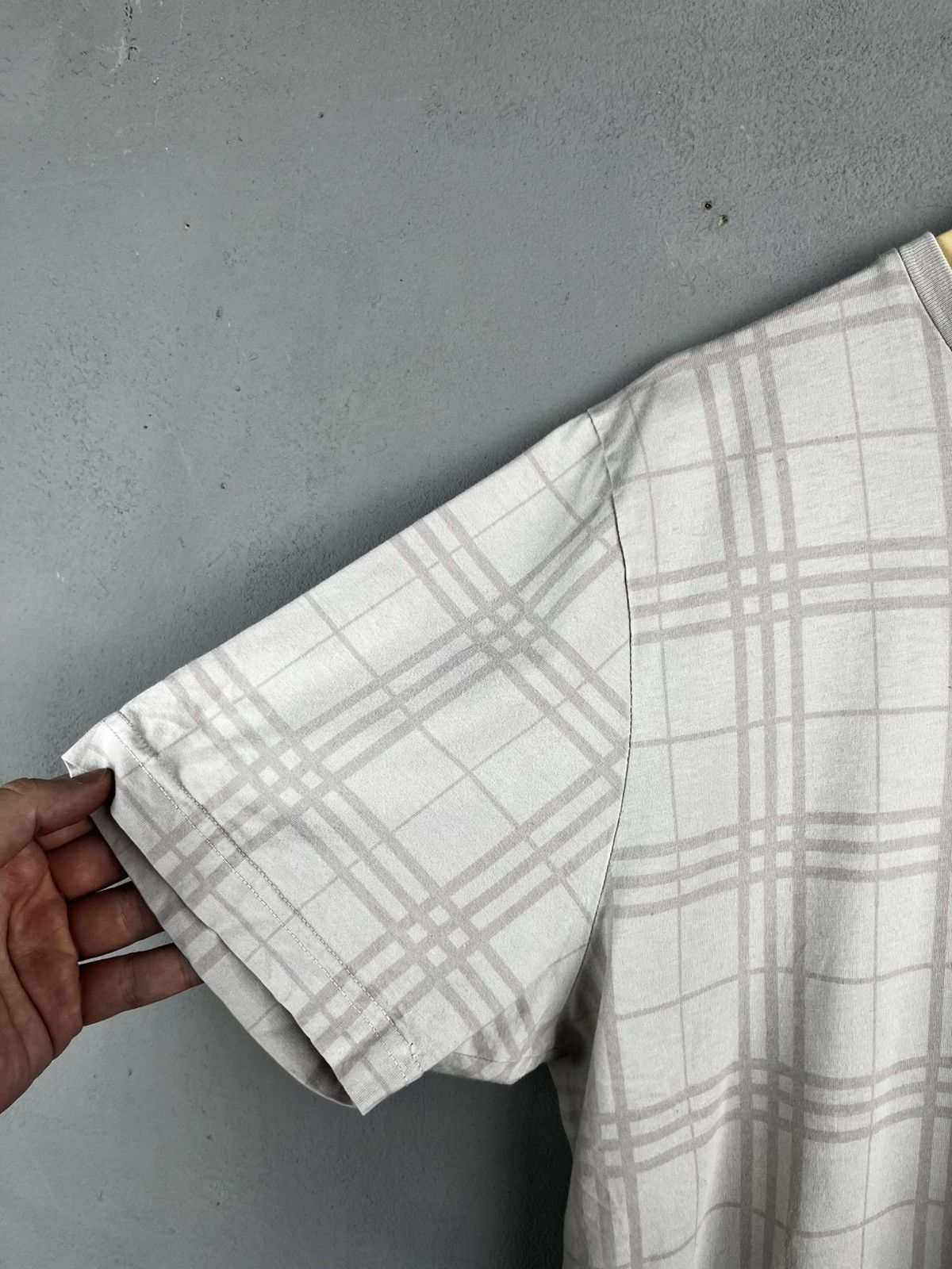 Burberry Burberry t shirt vintage Size US L / EU 52-54 / 3 - 6 Thumbnail