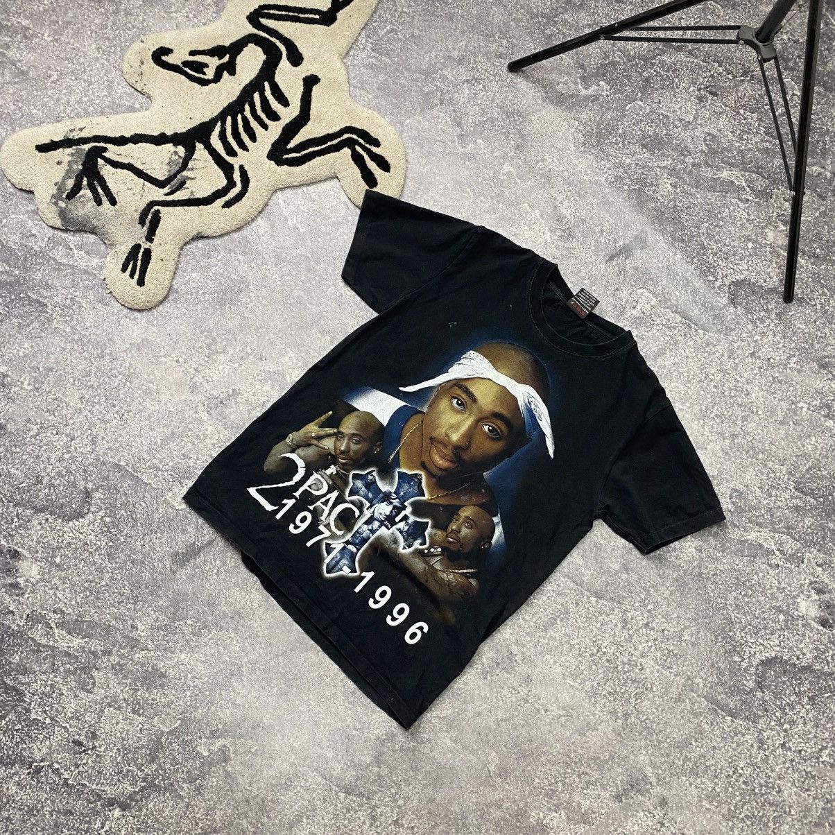 Band Tees × Vintage Vintage Tupac 2Pac Big logo Rare 90’s band tee Size US M / EU 48-50 / 2 - 1 Thumbnail