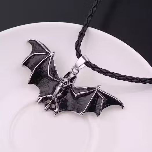 Jewelry × Vintage Leather Chain Vampire Bat Gothic Bat Pendant Necklace Size ONE SIZE - 4 Thumbnail