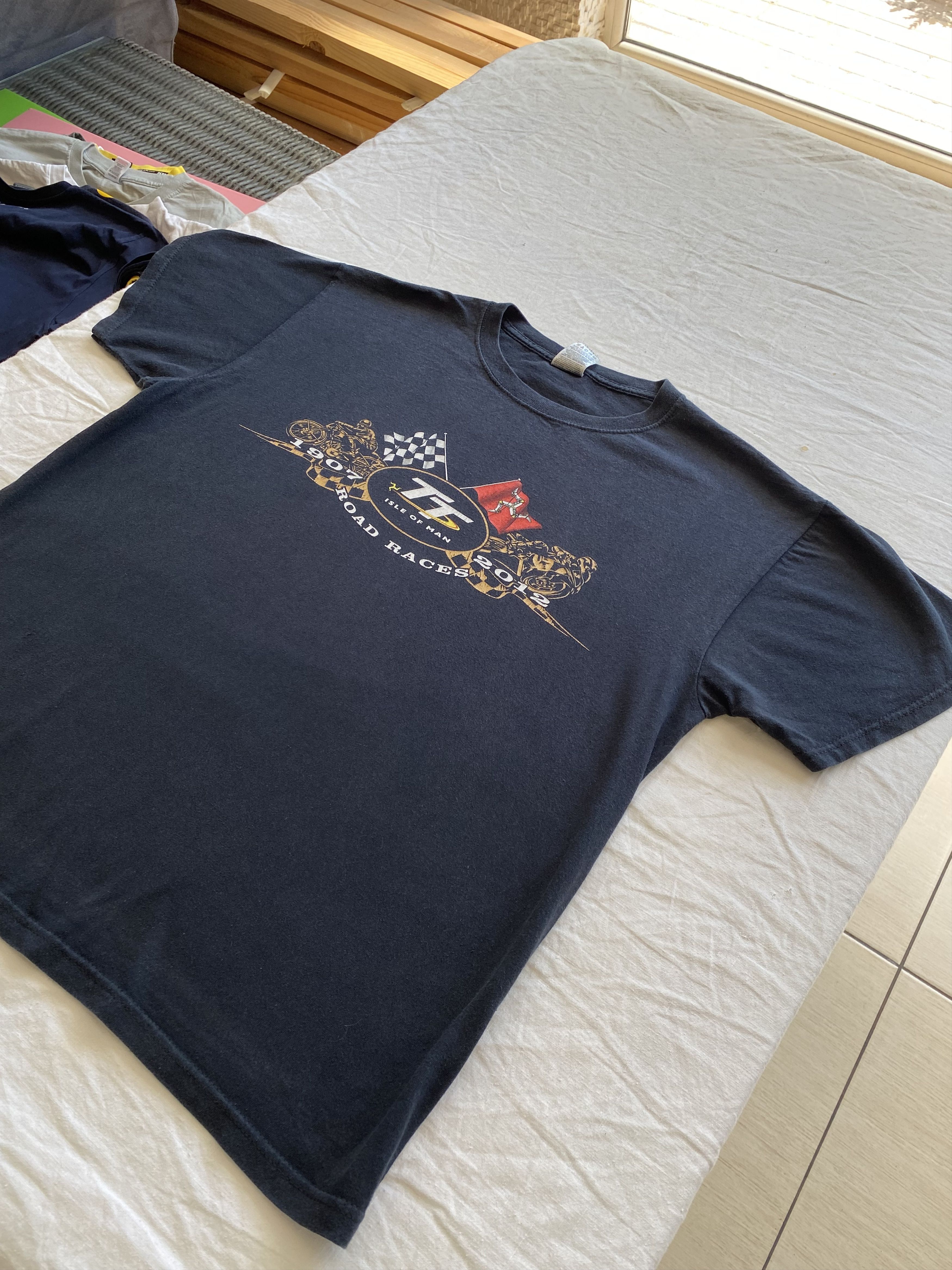 Vintage TT Isle Of Man Vintage 2012 Road Races Moto Racing T-shirt Size US L / EU 52-54 / 3 - 14 Thumbnail