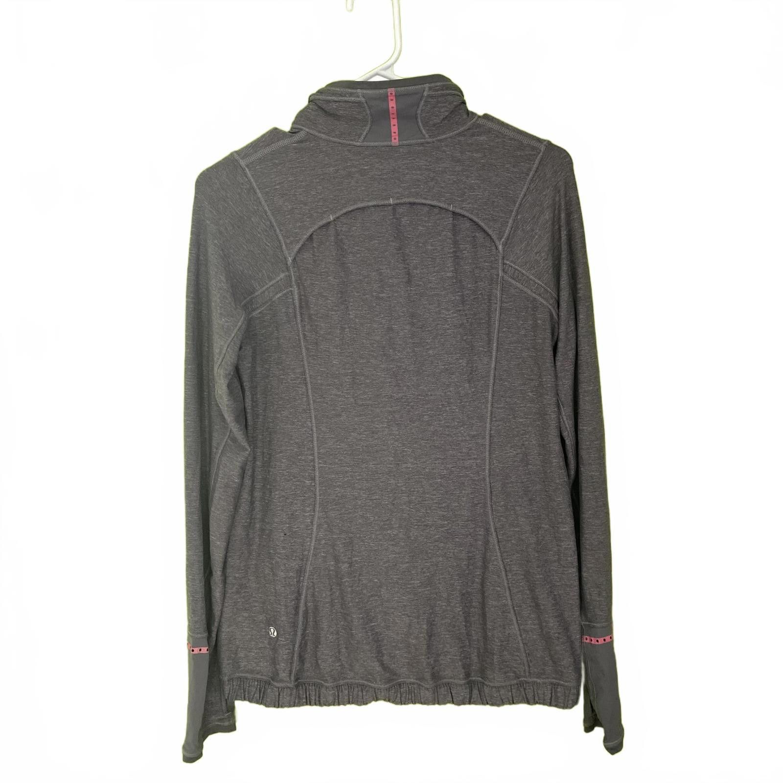Lululemon Lululemon Grey Lightweight Half Zip Up Jacket 8 Size M / US 6-8 / IT 42-44 - 2 Thumbnail
