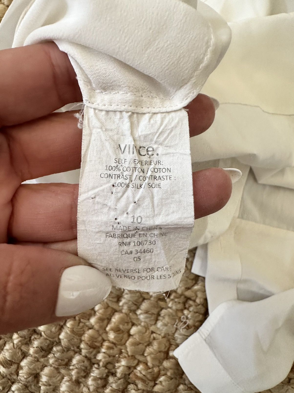 Vince VINCE WHITE BLOUSE WITH SHEER SLEEVE AND BOTTOM LAYER SZ 10 Size L / US 10 / IT 46 - 3 Thumbnail