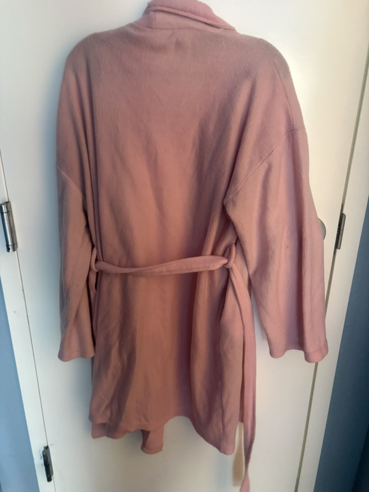 Other Women's Pink Fleece Long Sleeve Belted Shawl Collar Robe Size ONE SIZE - 3 Thumbnail