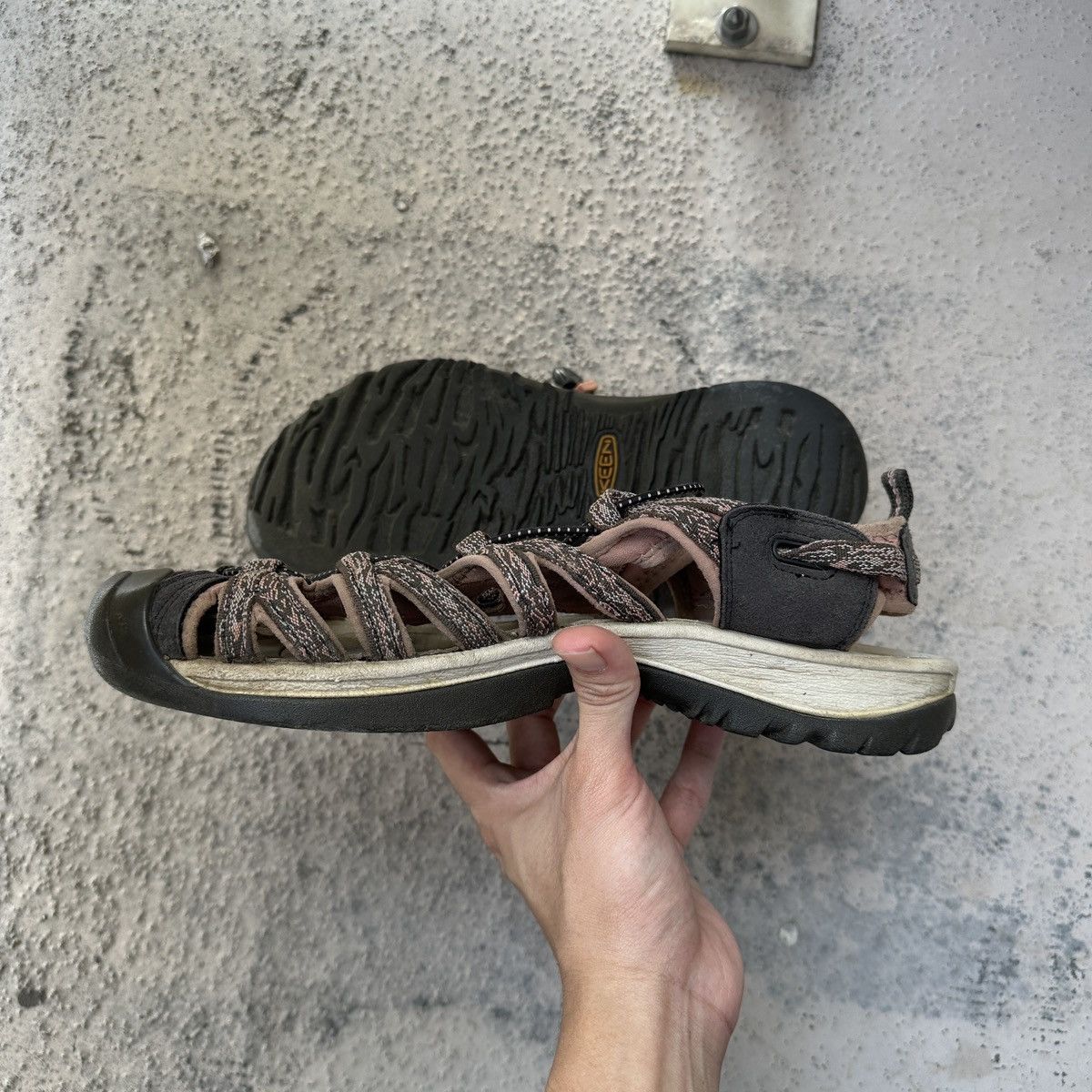 KEEN Keens Whisper Sandal in Brown/Pink Women’s size 11 Size US 11 / IT 41 - 8 Thumbnail