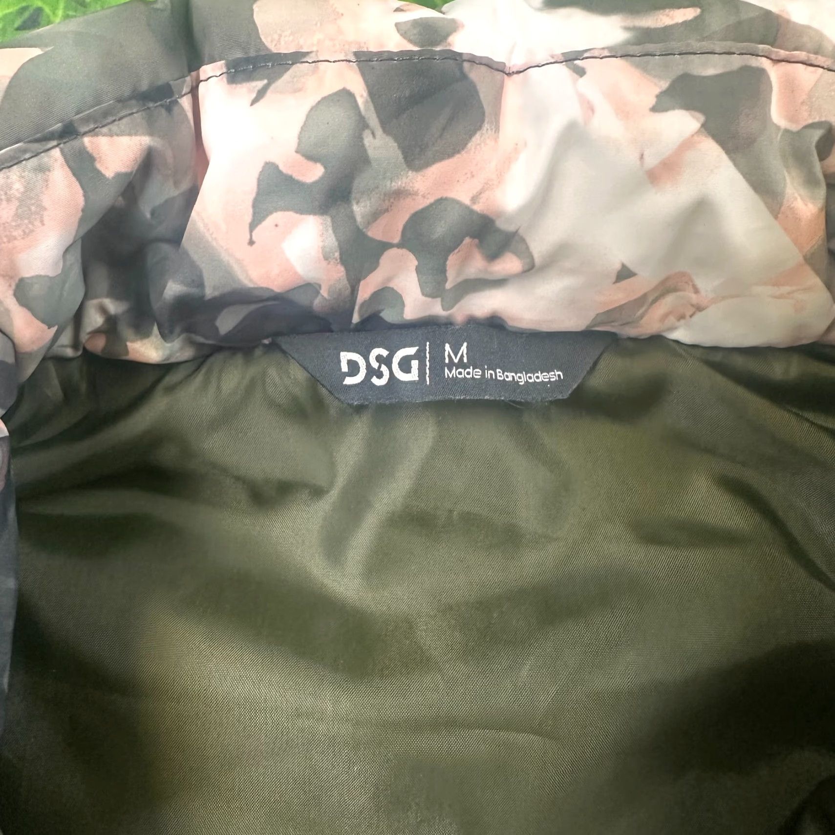 Vintage DSG Women's Outerwear Puffer Vest Floral Camo Full Zip Medium Size M / US 6-8 / IT 42-44 - 4 Thumbnail