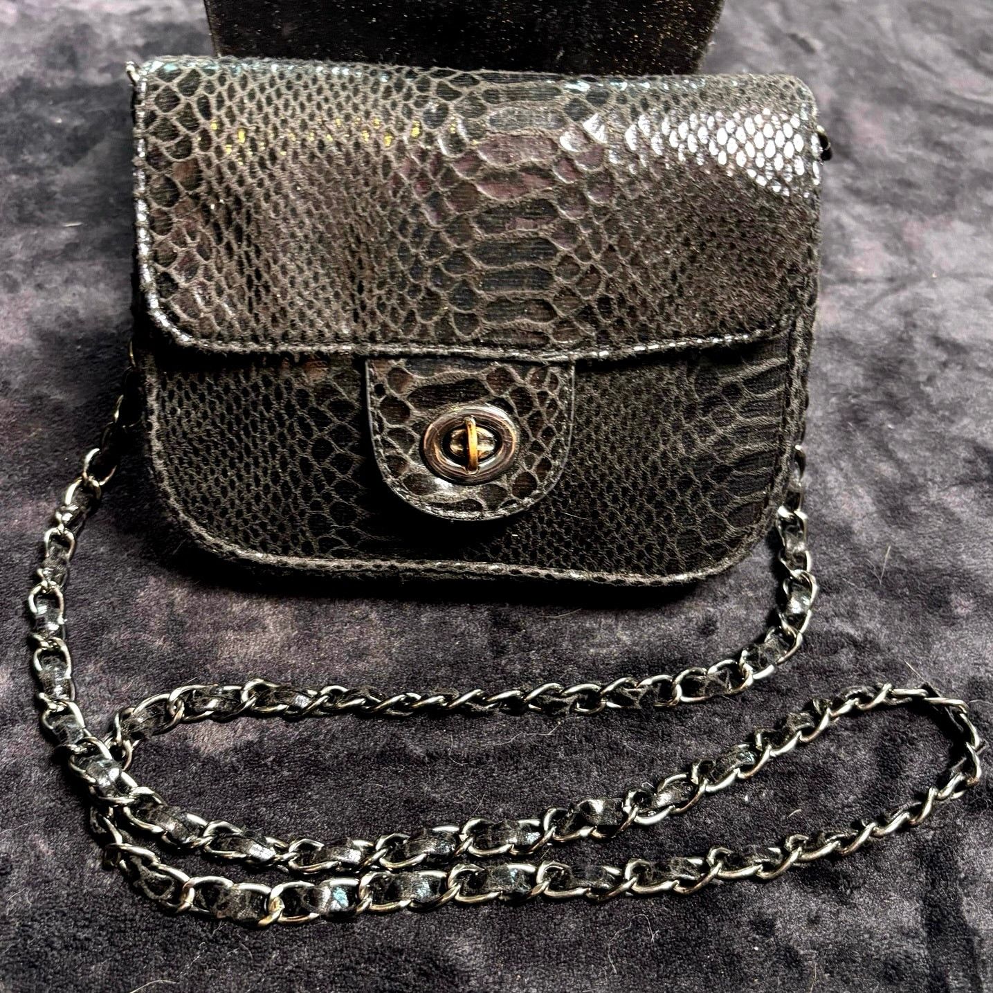 Other Black & Silver Faux Snakeskin Purse Size ONE SIZE - 1 Thumbnail