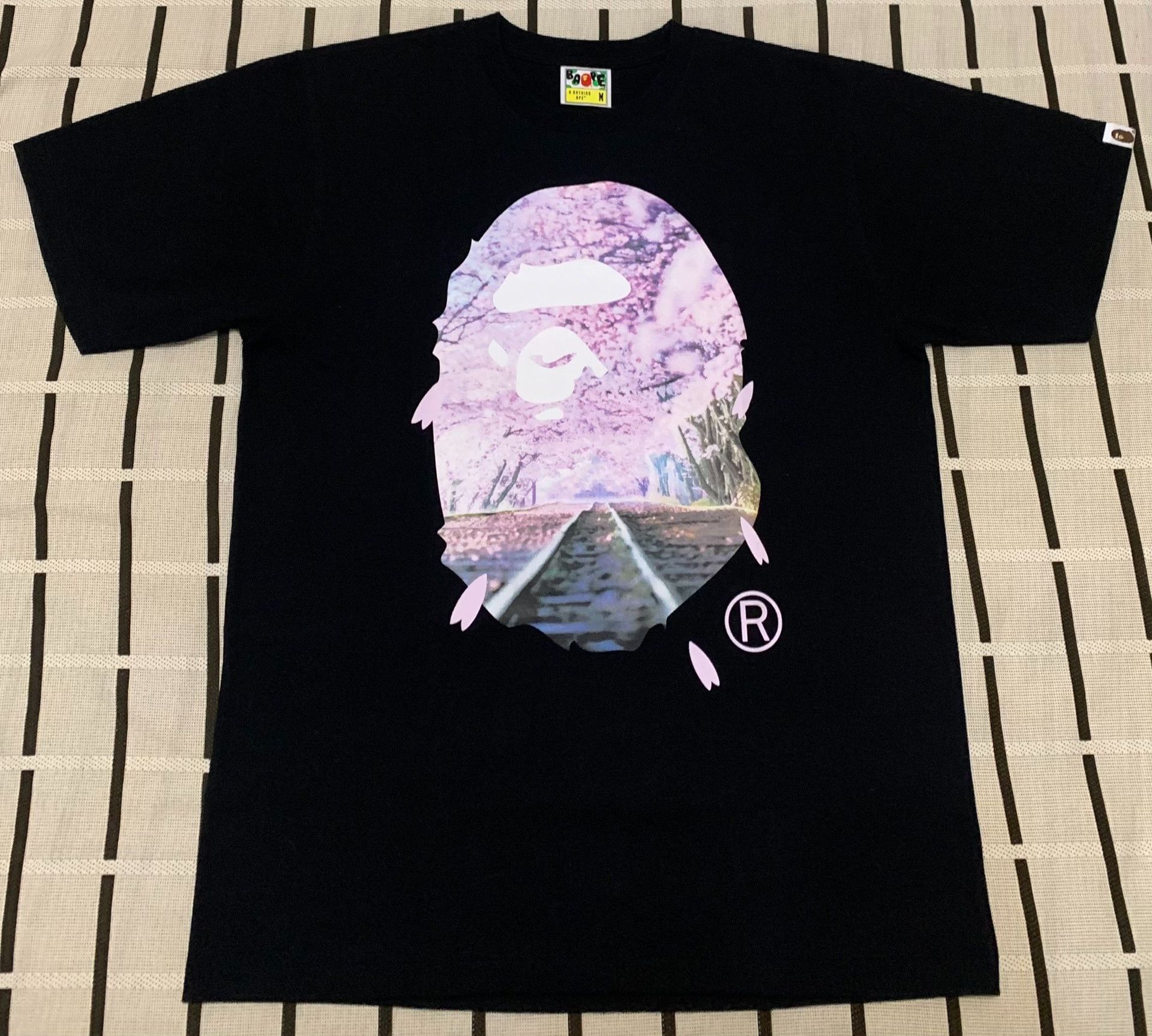 Bape Bape Ape Head T-Shirt M Men Size US M / EU 48-50 / 2 - 1 Thumbnail