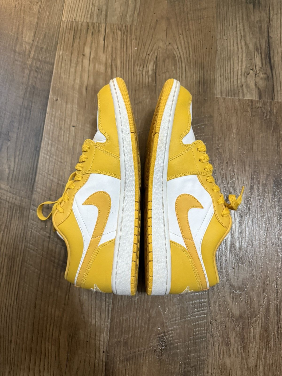 Jordan Brand Jordan 1 Low Pollen Size US 10.5 / EU 43-44 - 3 Thumbnail