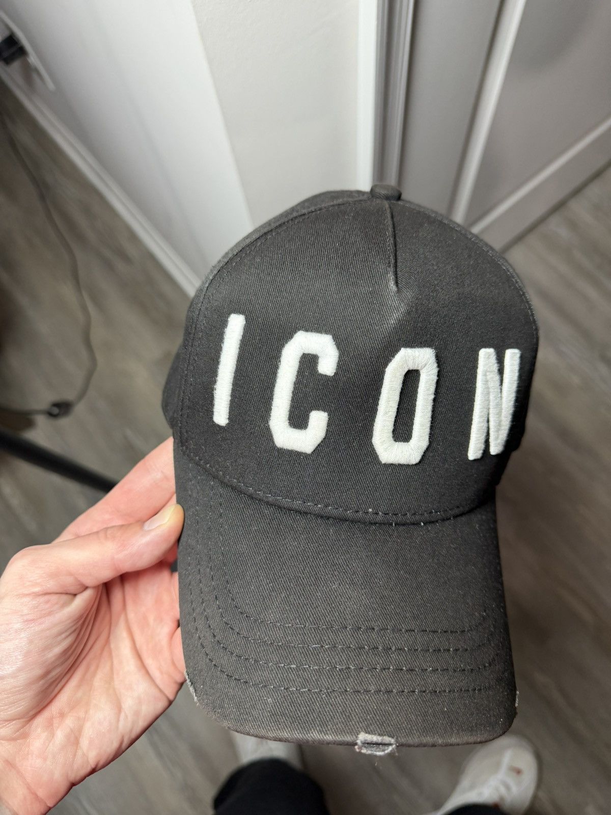 Dsquared2 DSquared2 Icon Hat — Great Condition Size 32 - 1 Thumbnail